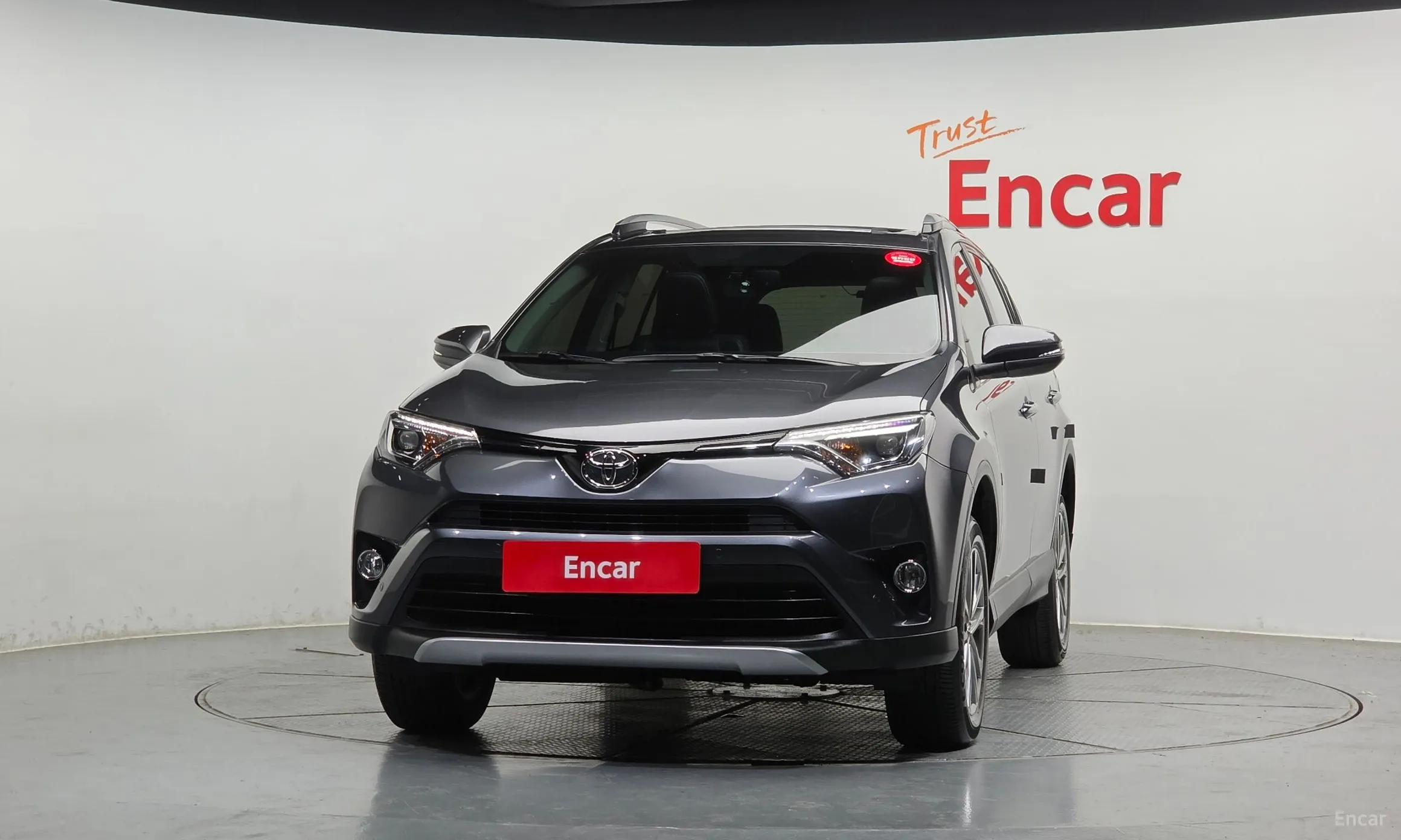 Toyota RAV4 превью 3