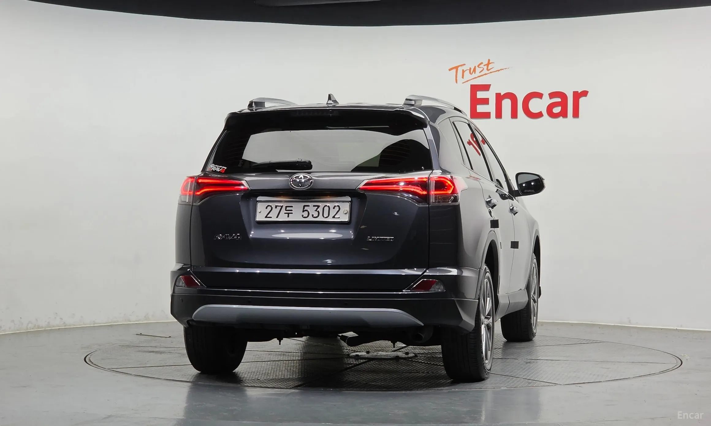 Toyota RAV4 превью 4