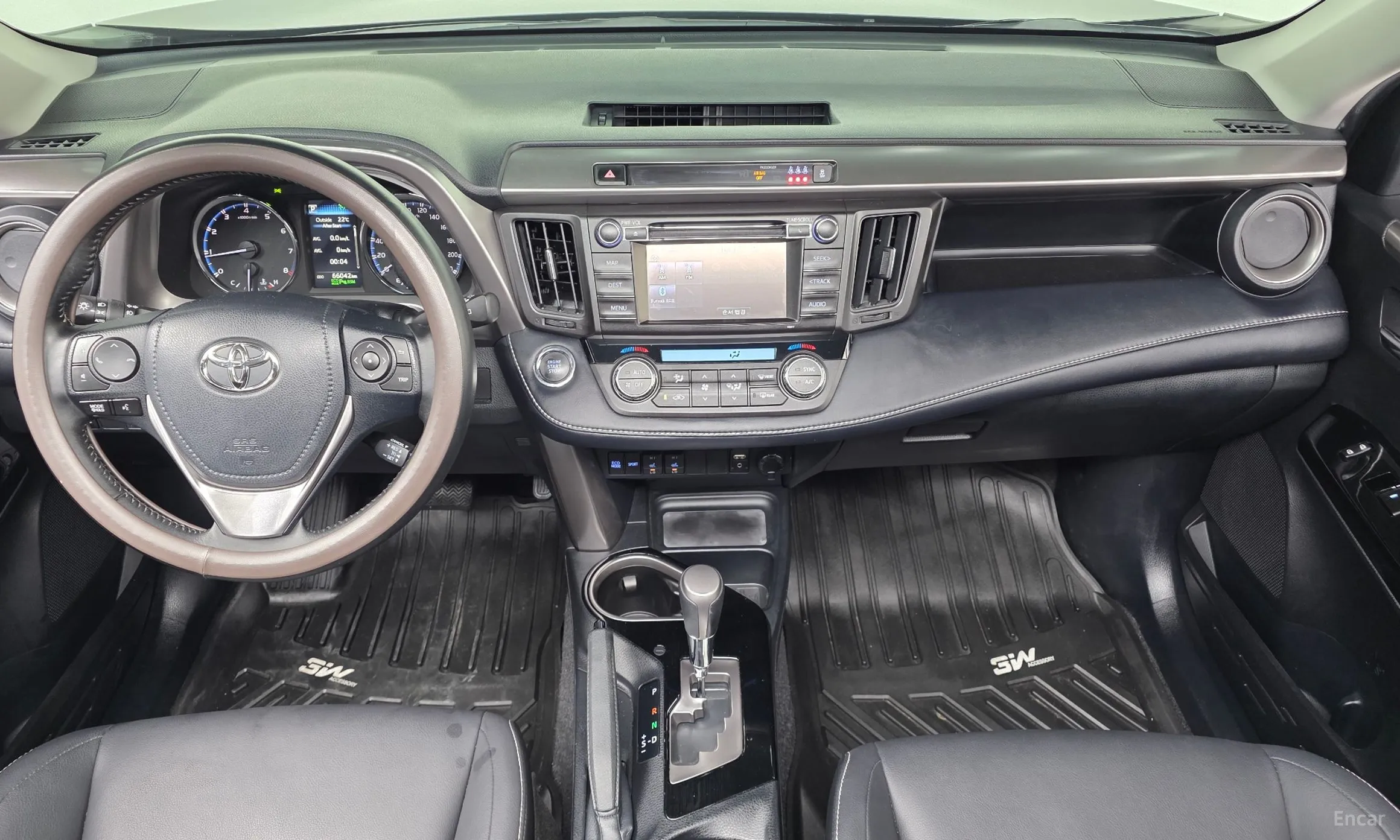 Toyota RAV4 превью 7
