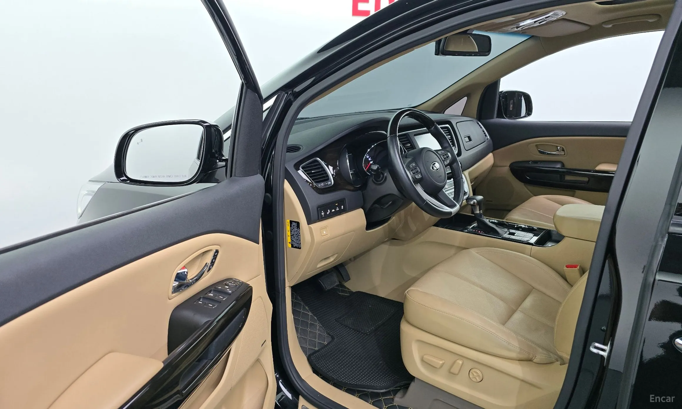 Kia Carnival превью 10