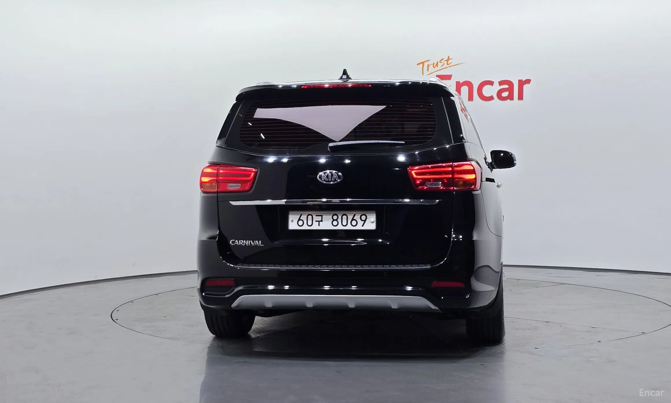 Kia Carnival превью 4