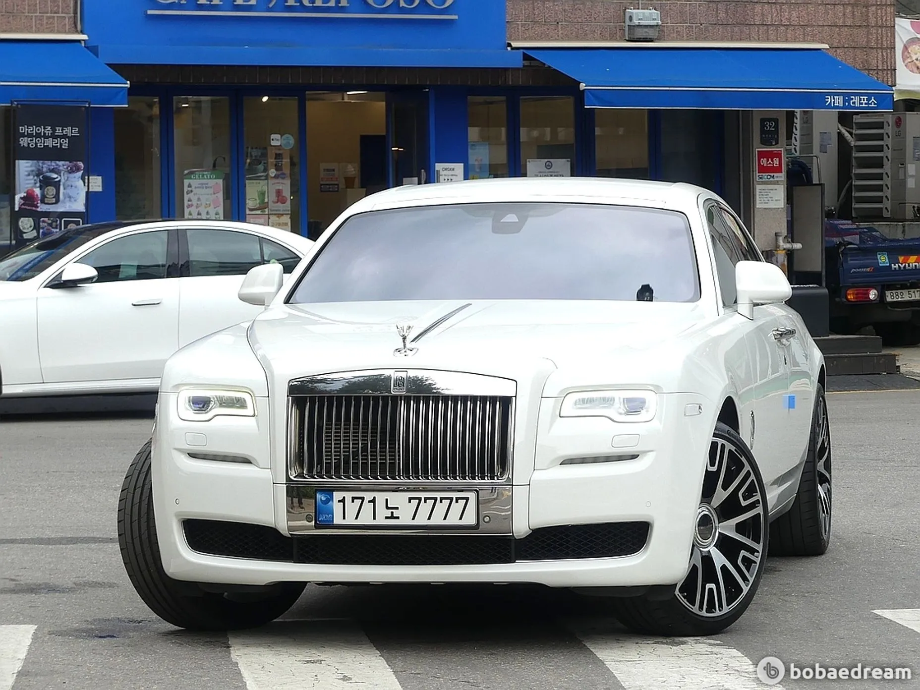Rolls-Royce Ghost превью 3
