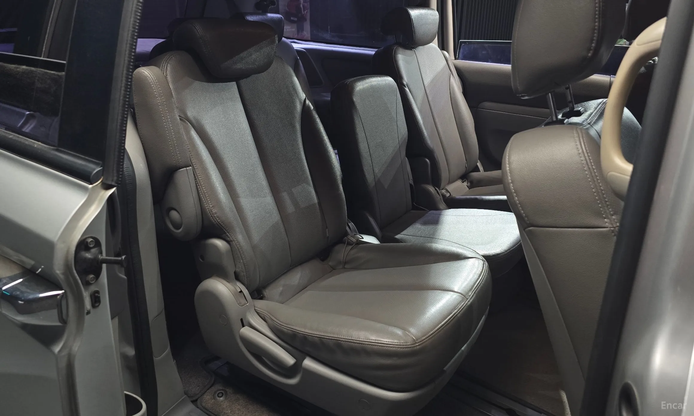 Kia Carnival R превью 12