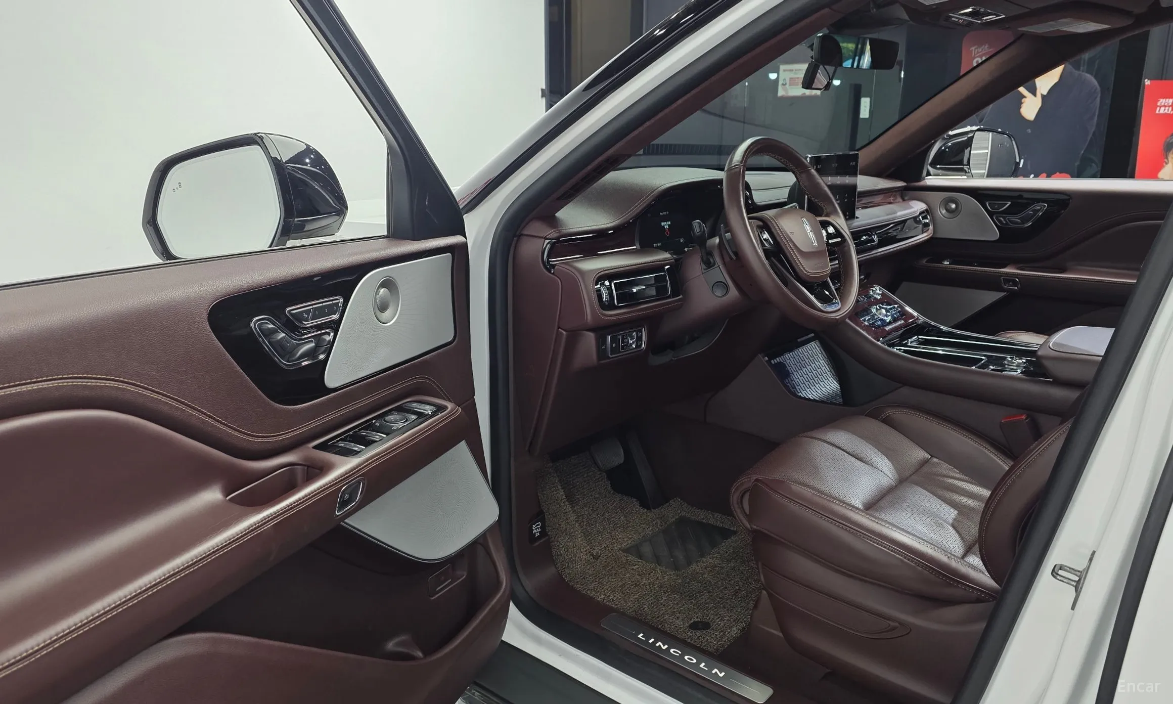 Lincoln Aviator 2nd Generation превью 10