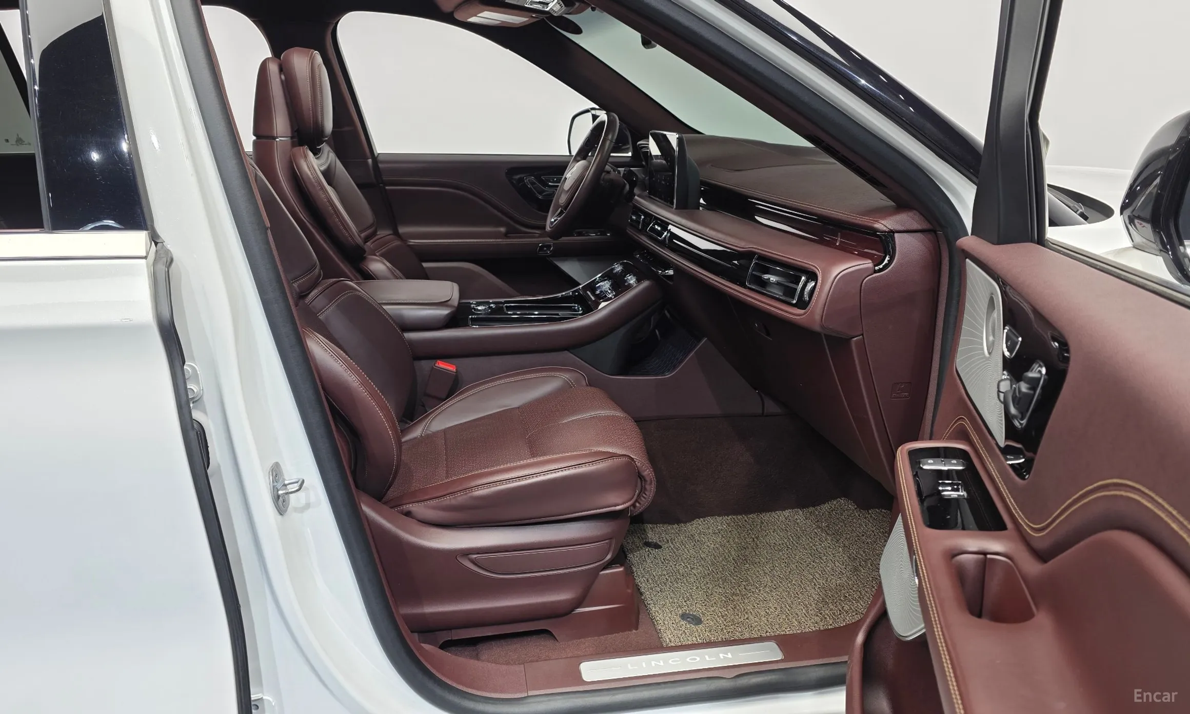 Lincoln Aviator 2nd Generation превью 11