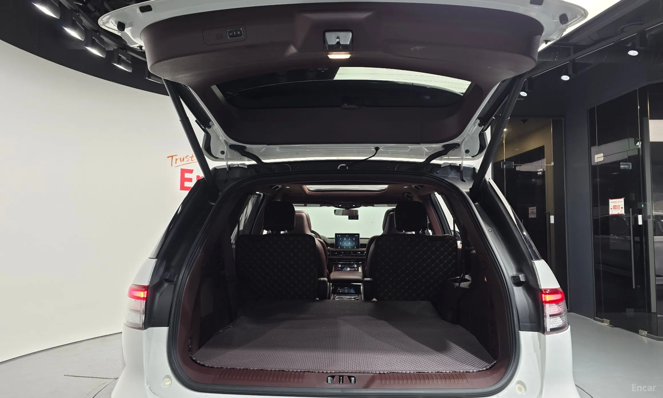 Lincoln Aviator 2nd Generation превью 20