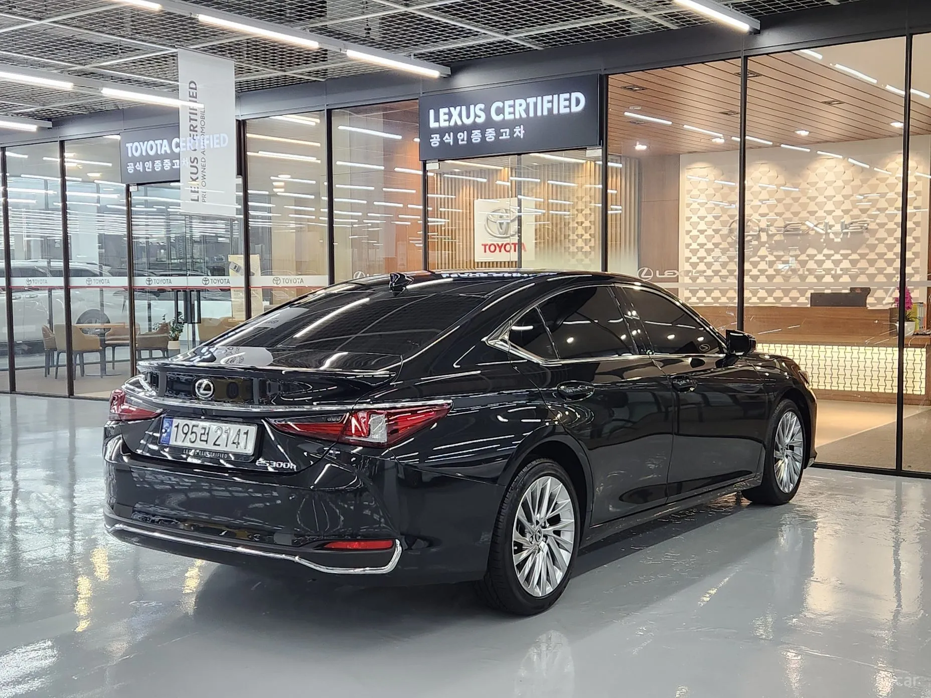 Lexus ES300h 7th Generation
