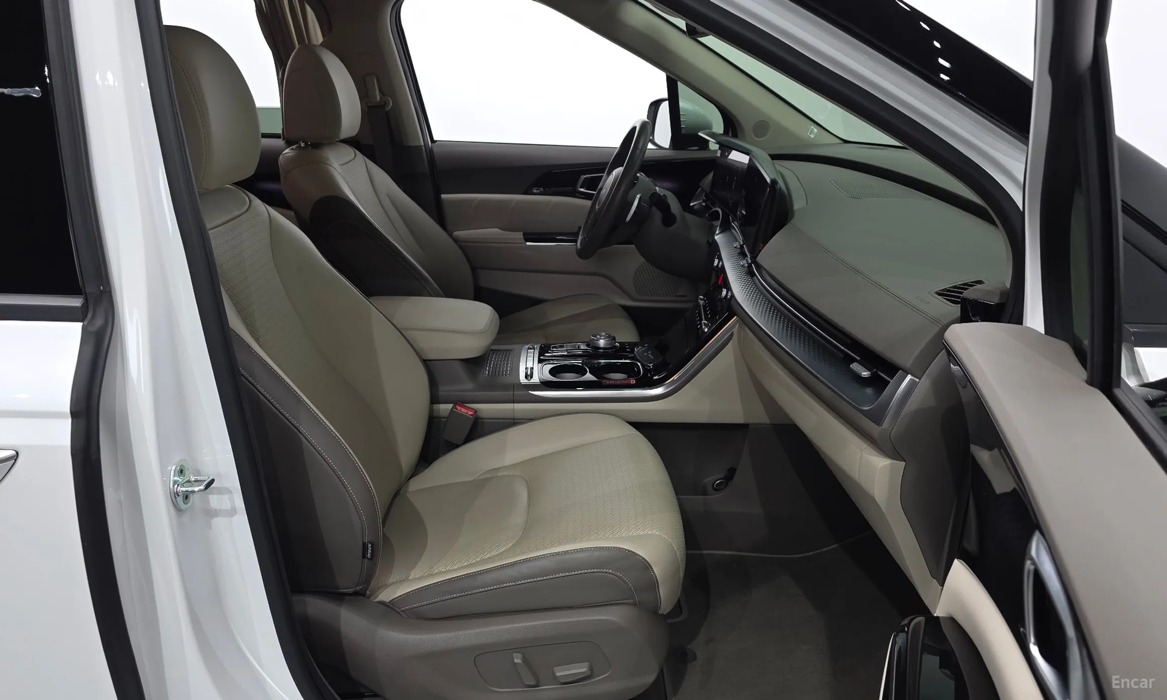 Kia Carnival Gen 4 превью 10