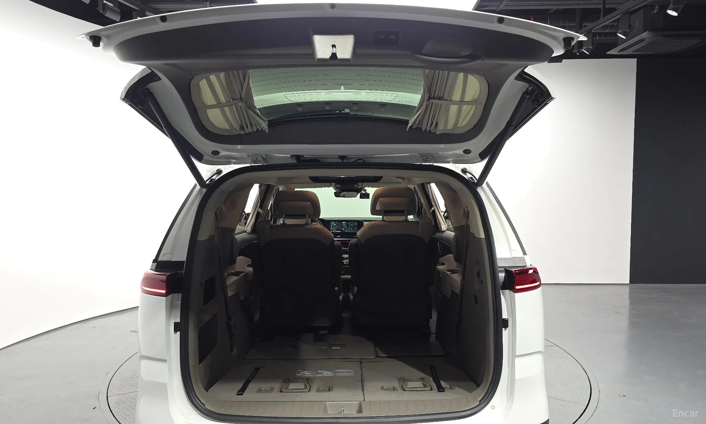 Kia Carnival Gen 4 превью 20