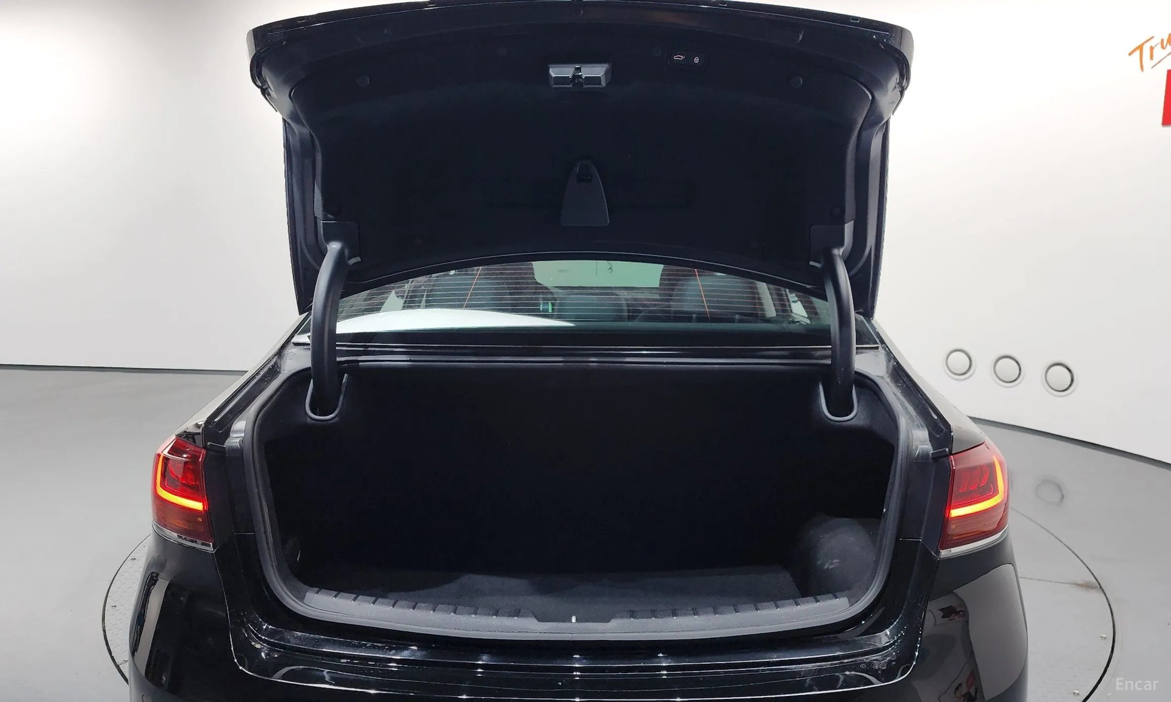 Kia K7 Premier Hybrid превью 17
