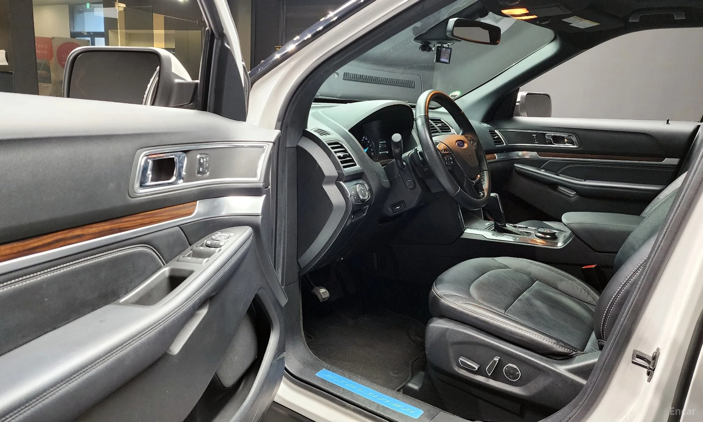 Ford Explorer превью 10