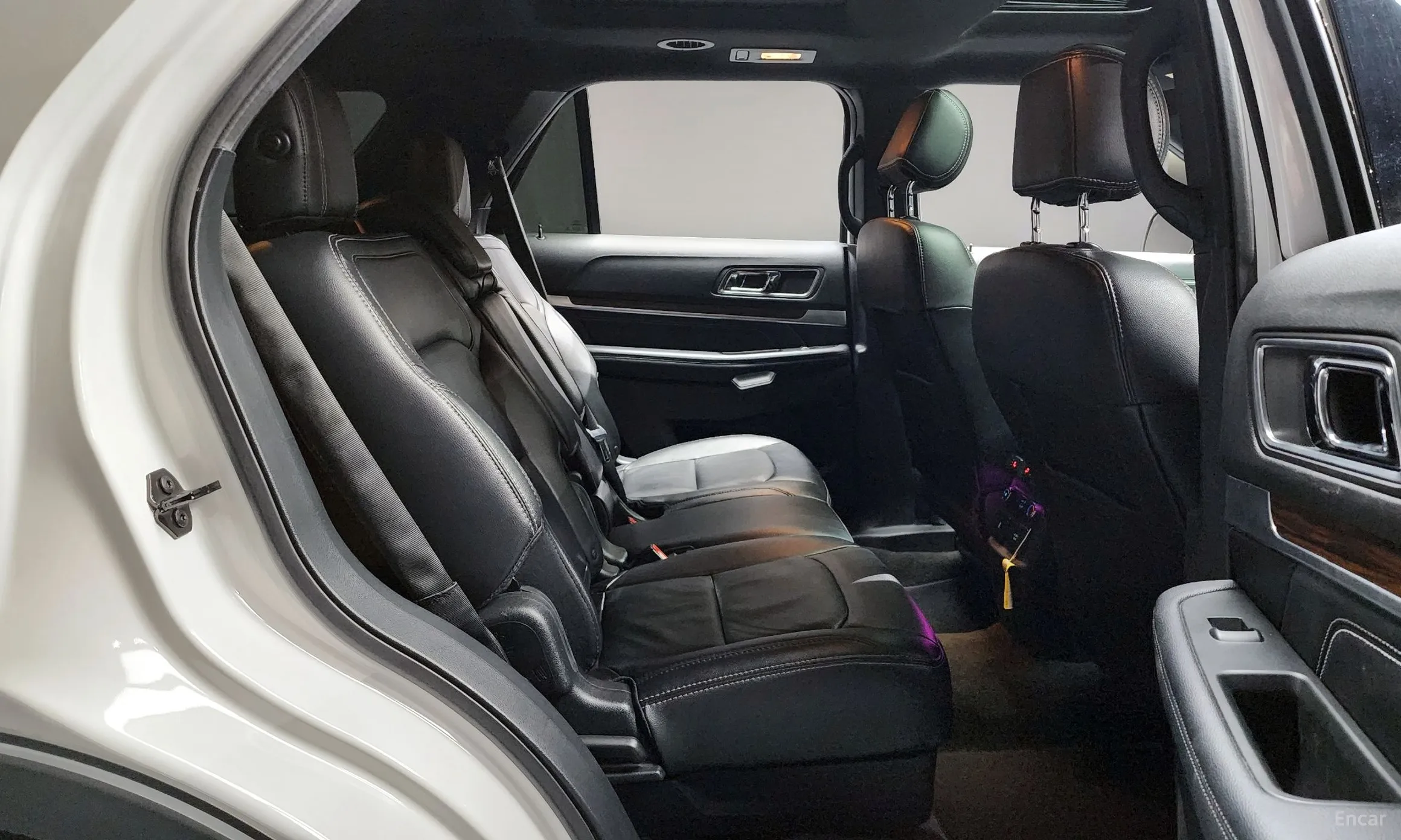 Ford Explorer превью 11