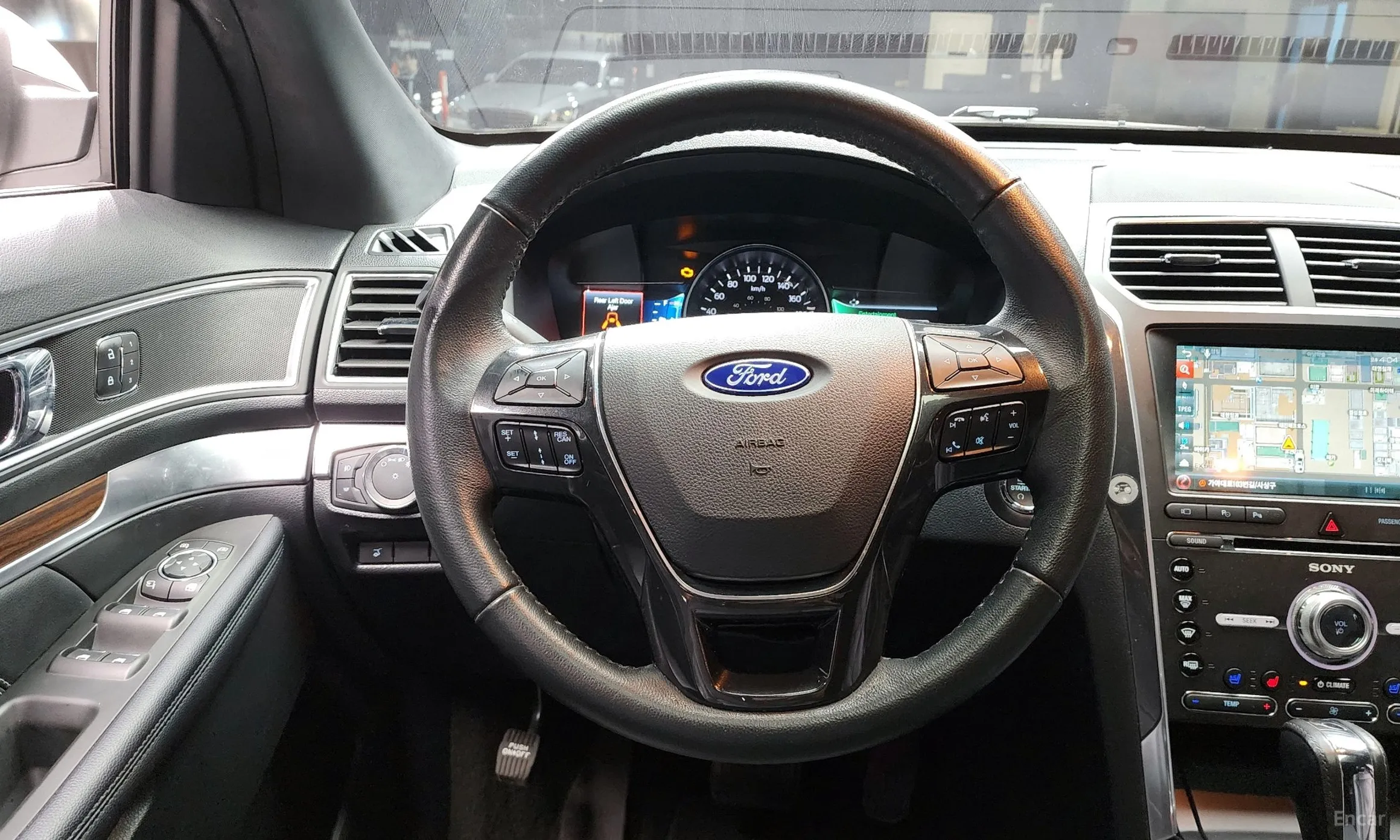 Ford Explorer превью 14