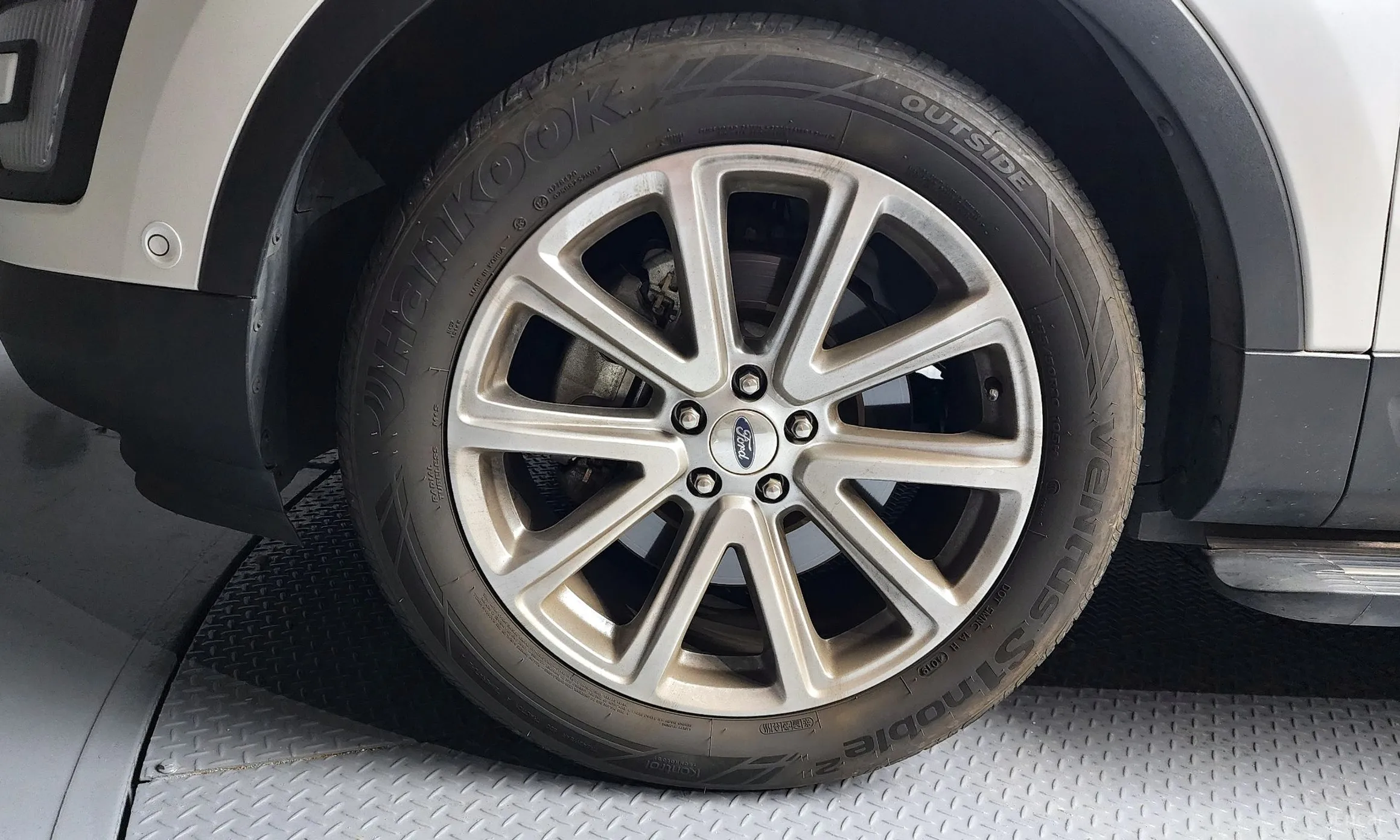 Ford Explorer превью 5