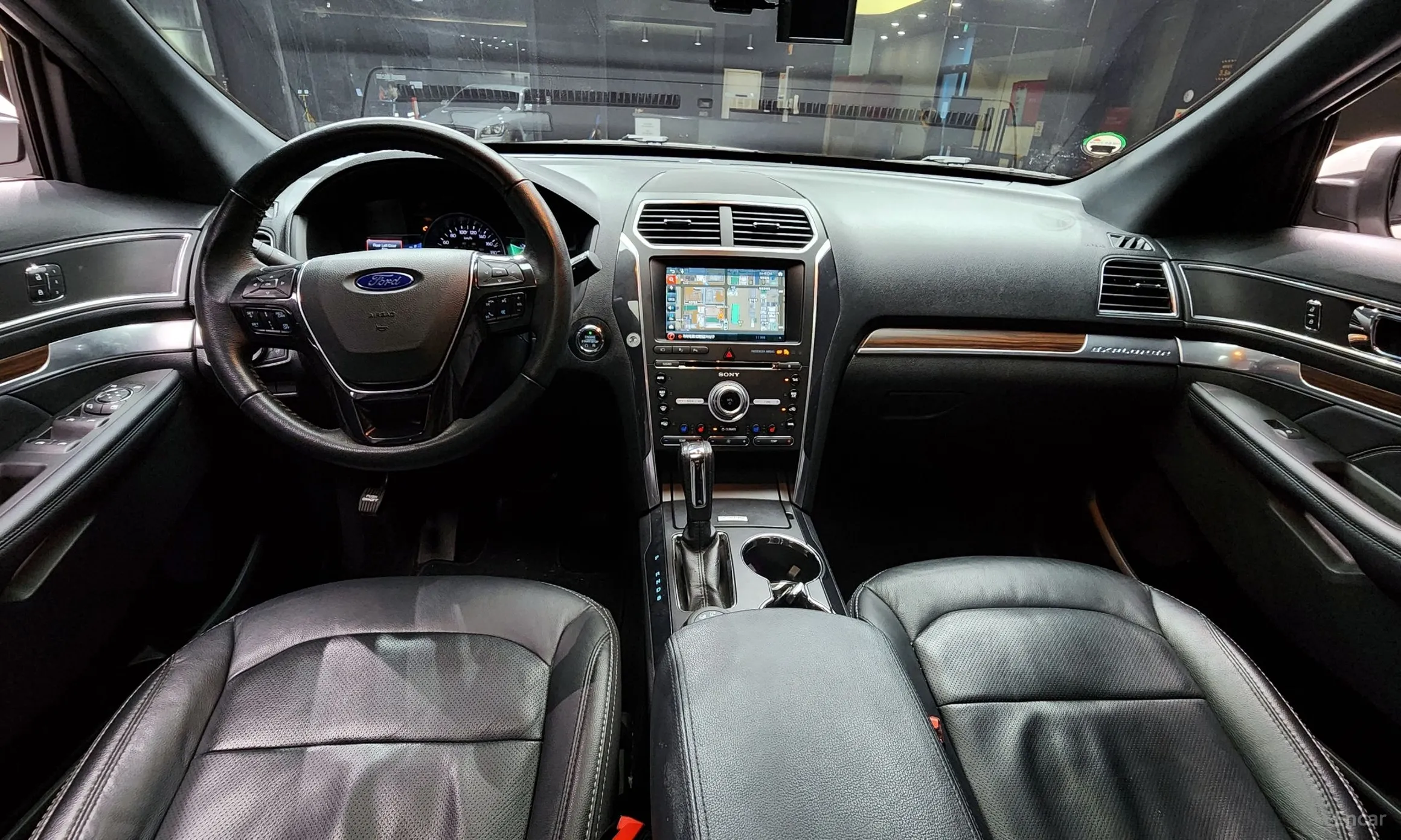 Ford Explorer превью 7