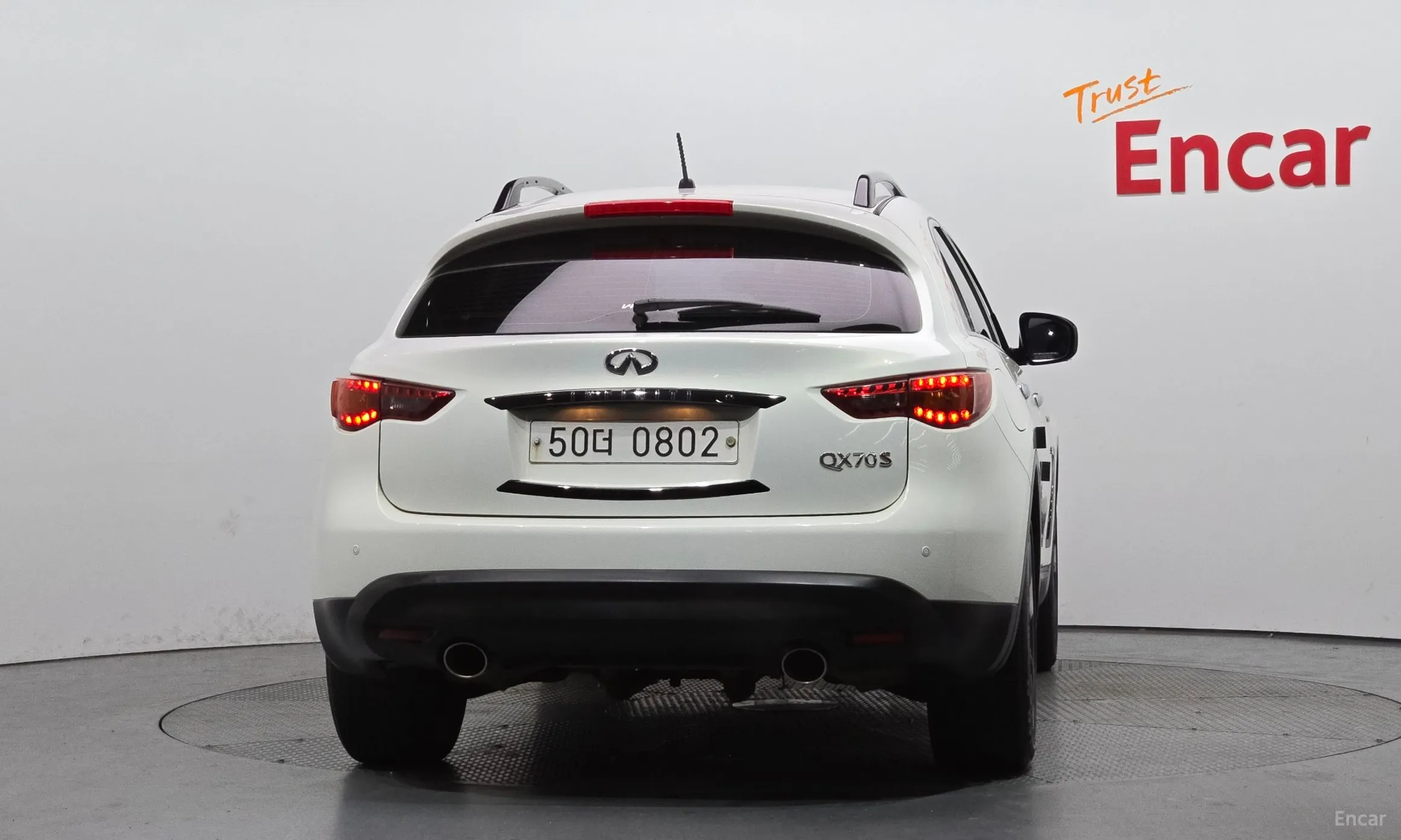 Infiniti QX70 превью 4