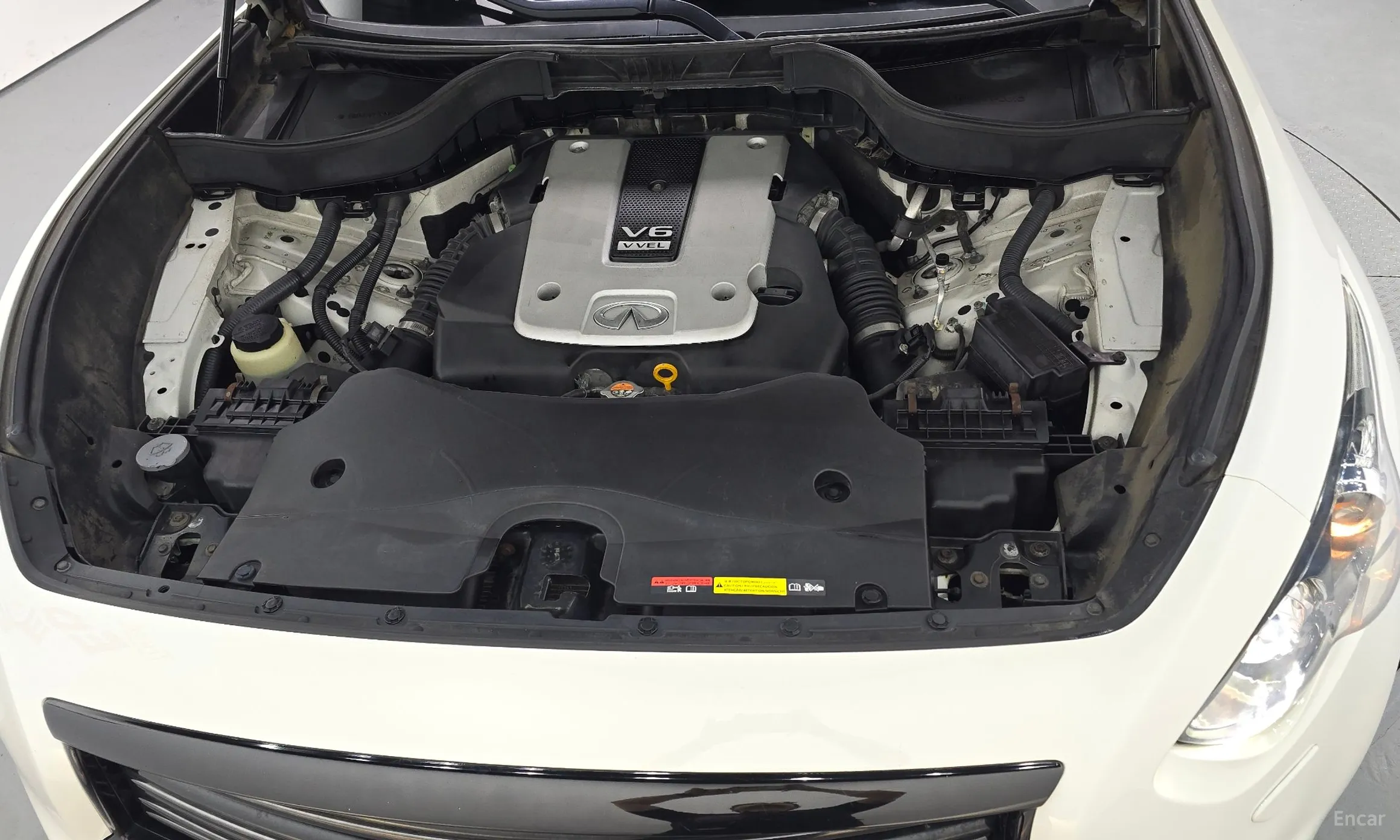 Infiniti QX70 превью 6