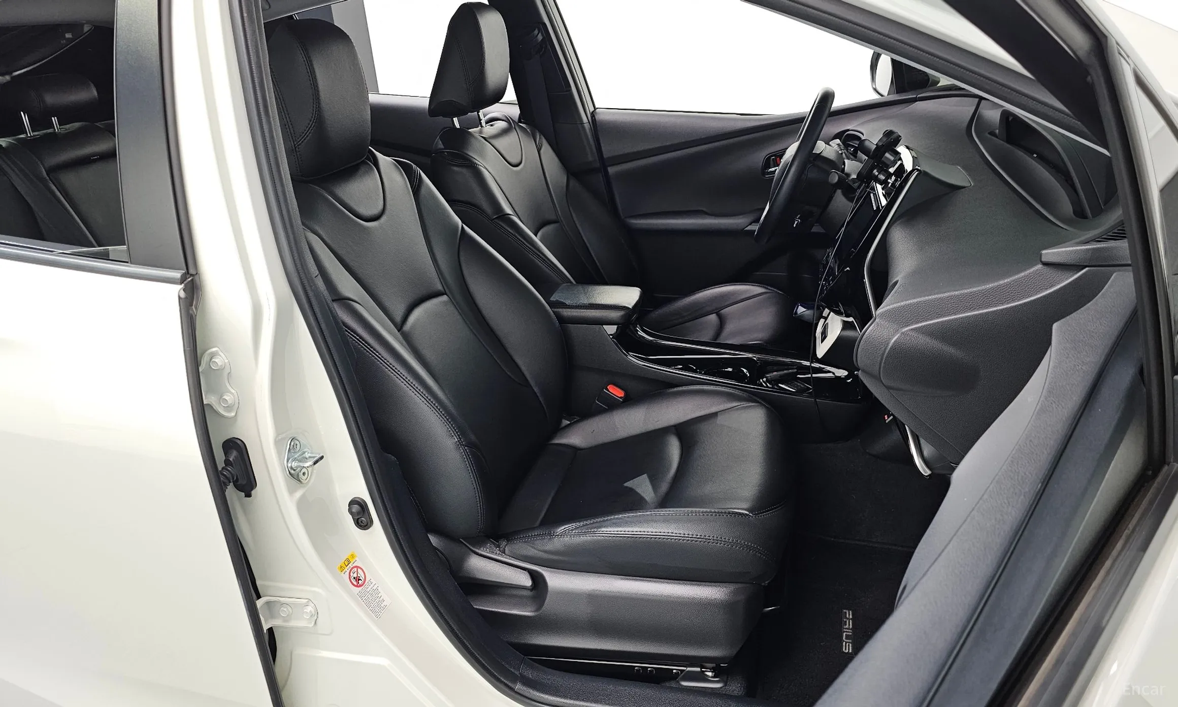 Toyota Prius 4th Generation превью 11