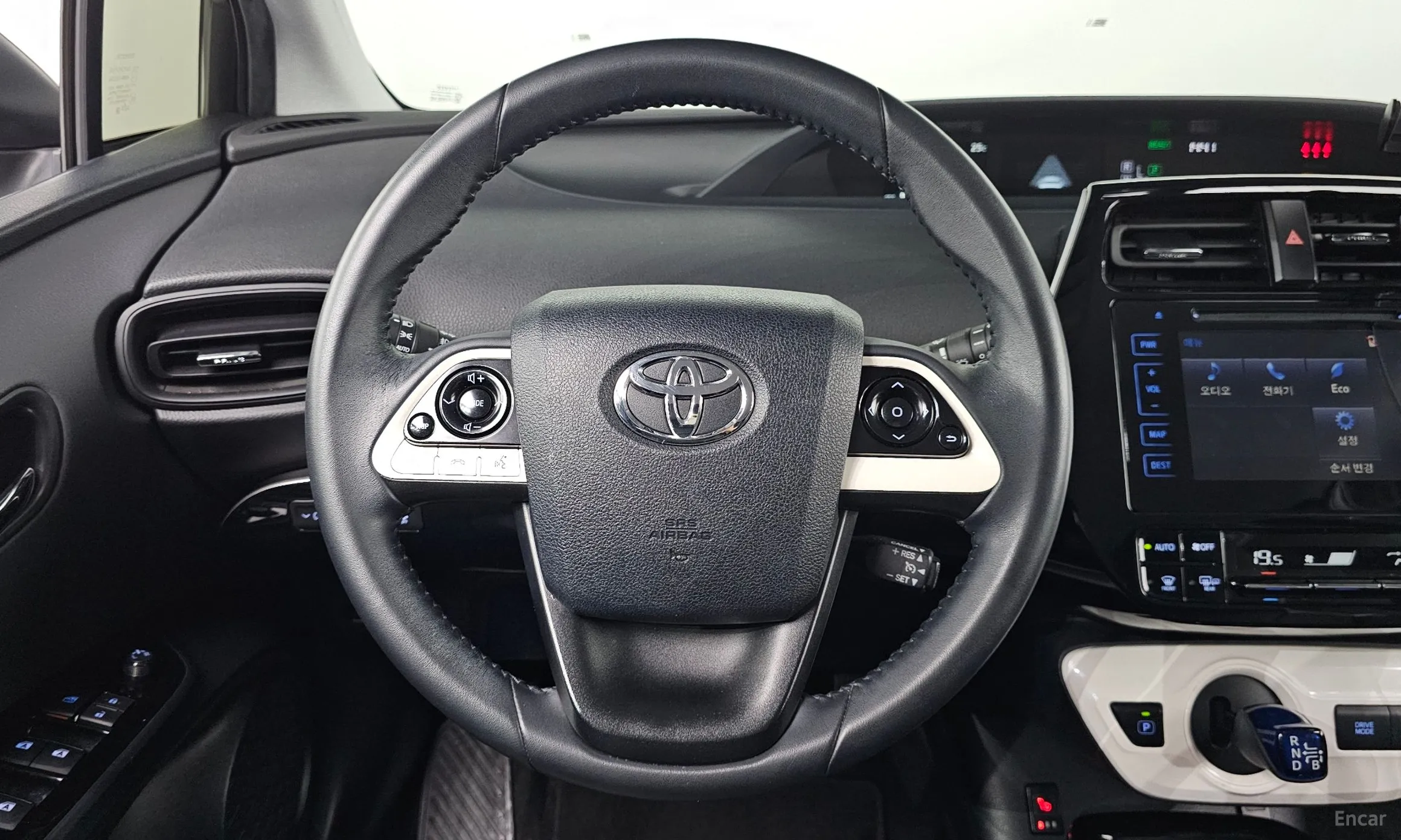 Toyota Prius 4th Generation превью 13