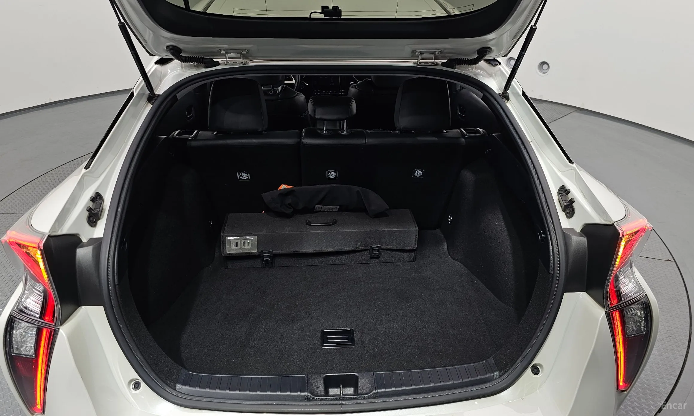 Toyota Prius 4th Generation превью 20