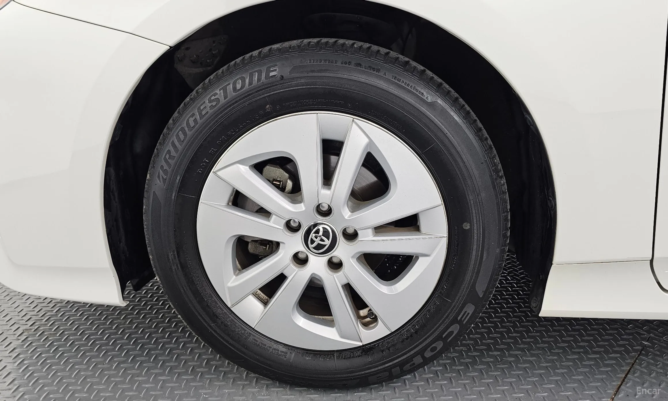 Toyota Prius 4th Generation превью 5