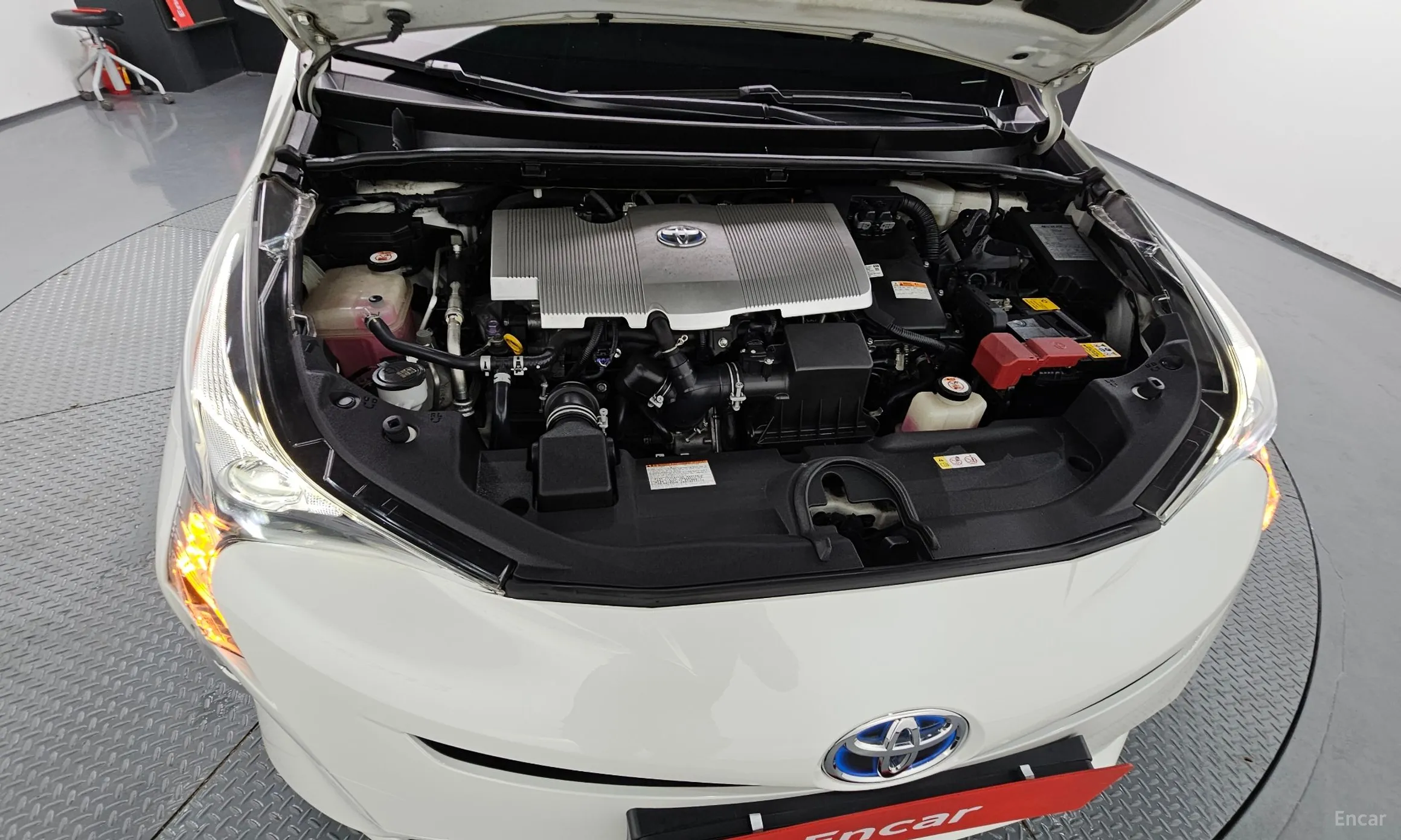 Toyota Prius 4th Generation превью 6
