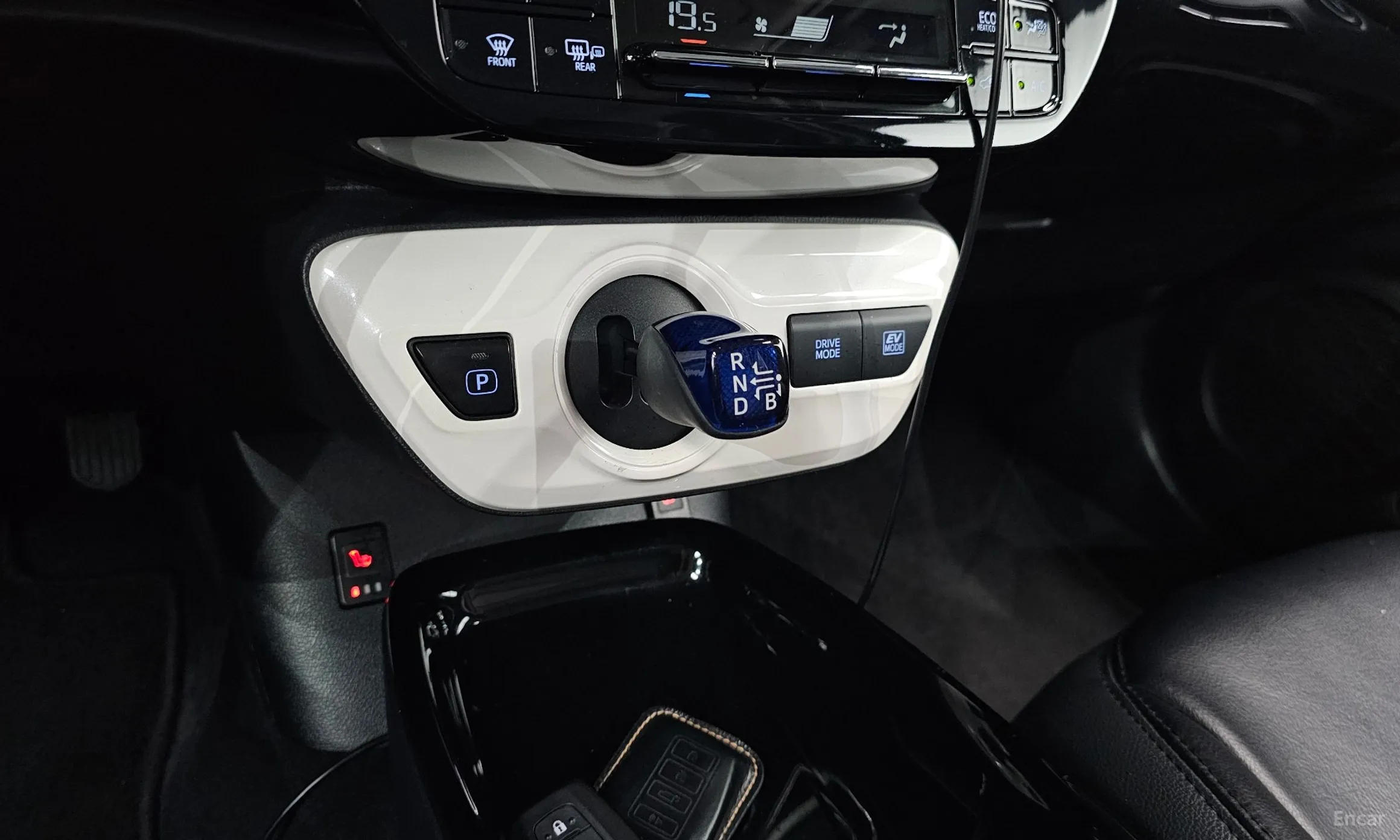Toyota Prius 4th Generation превью 9