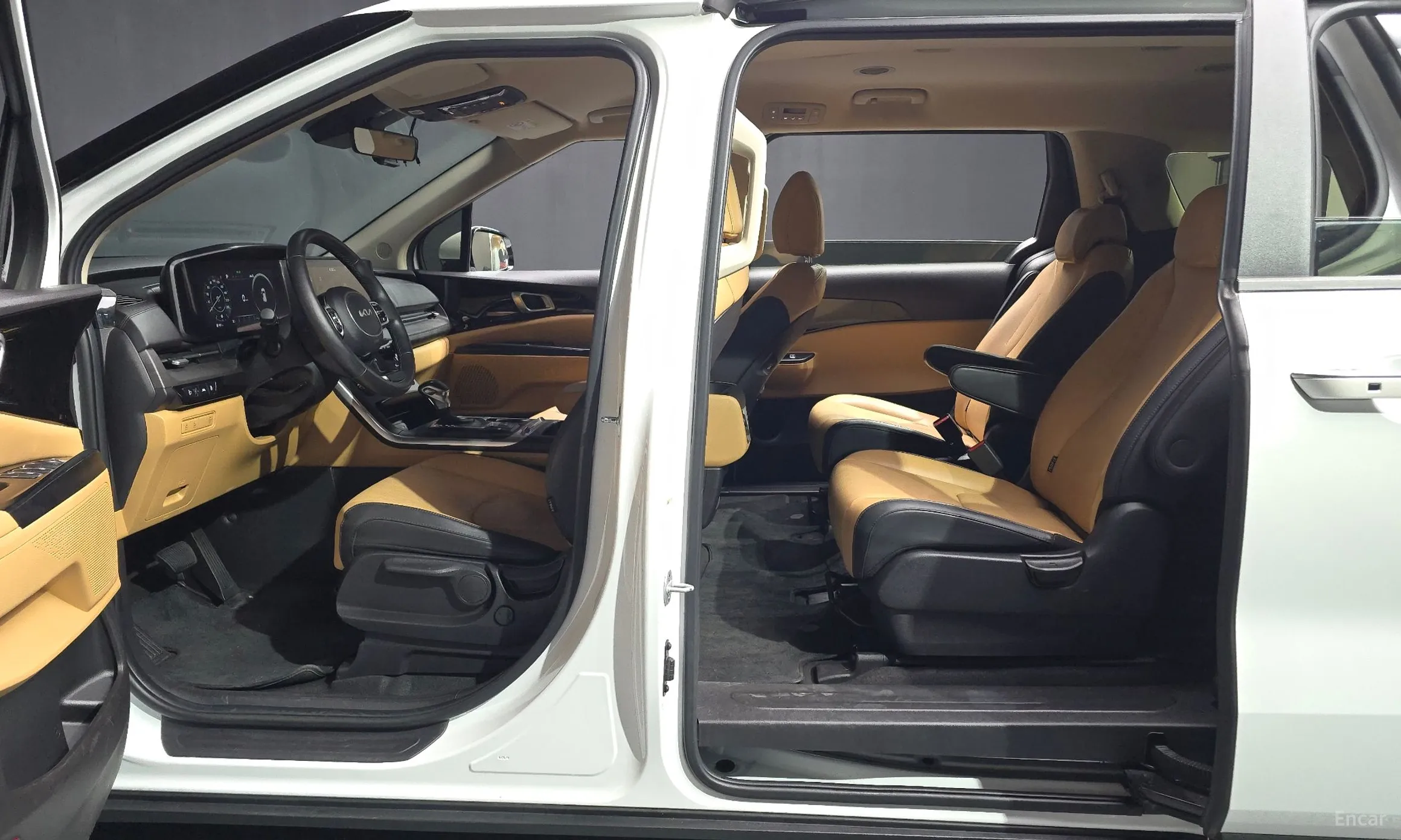 Kia Carnival Gen 4 превью 10