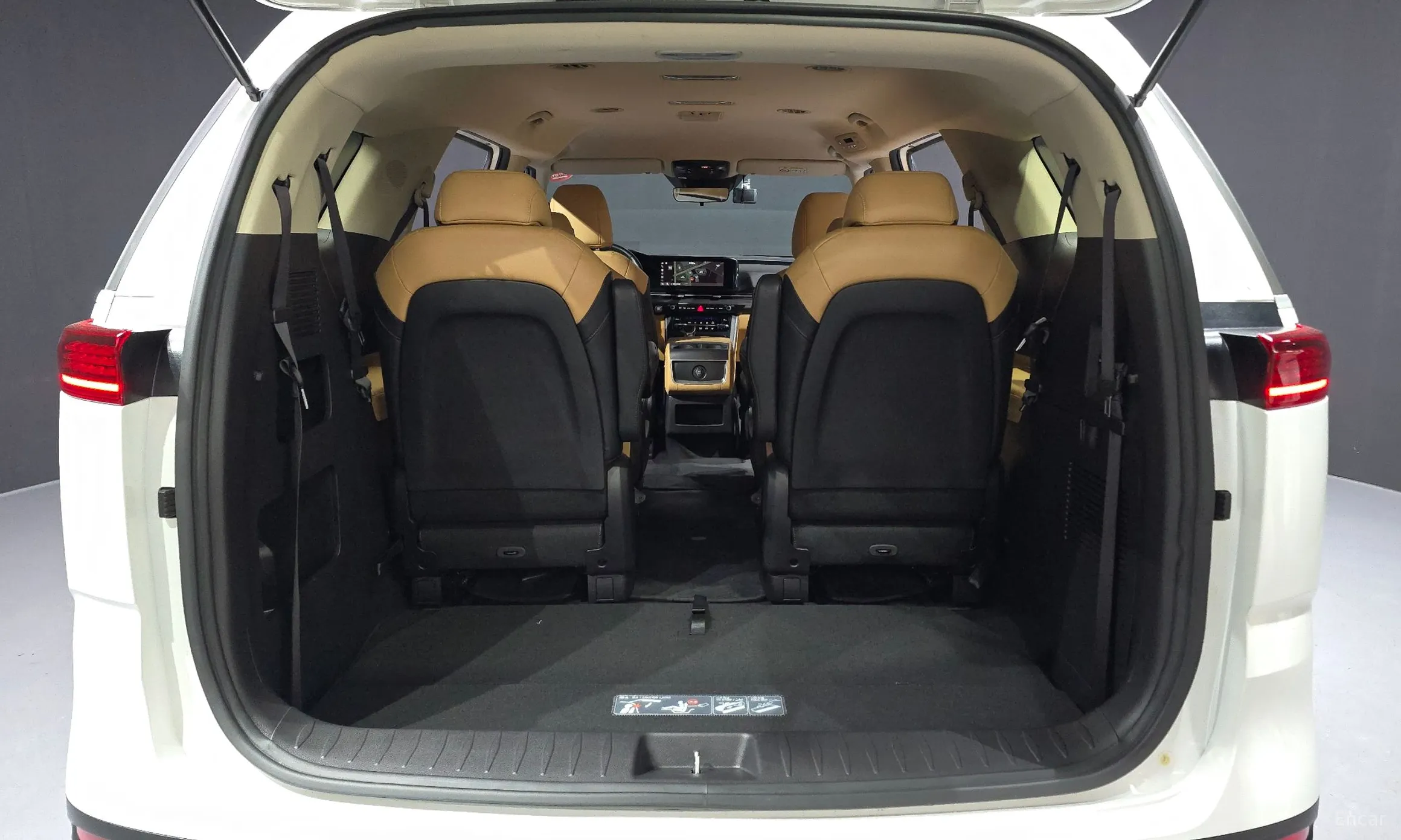 Kia Carnival Gen 4 превью 20