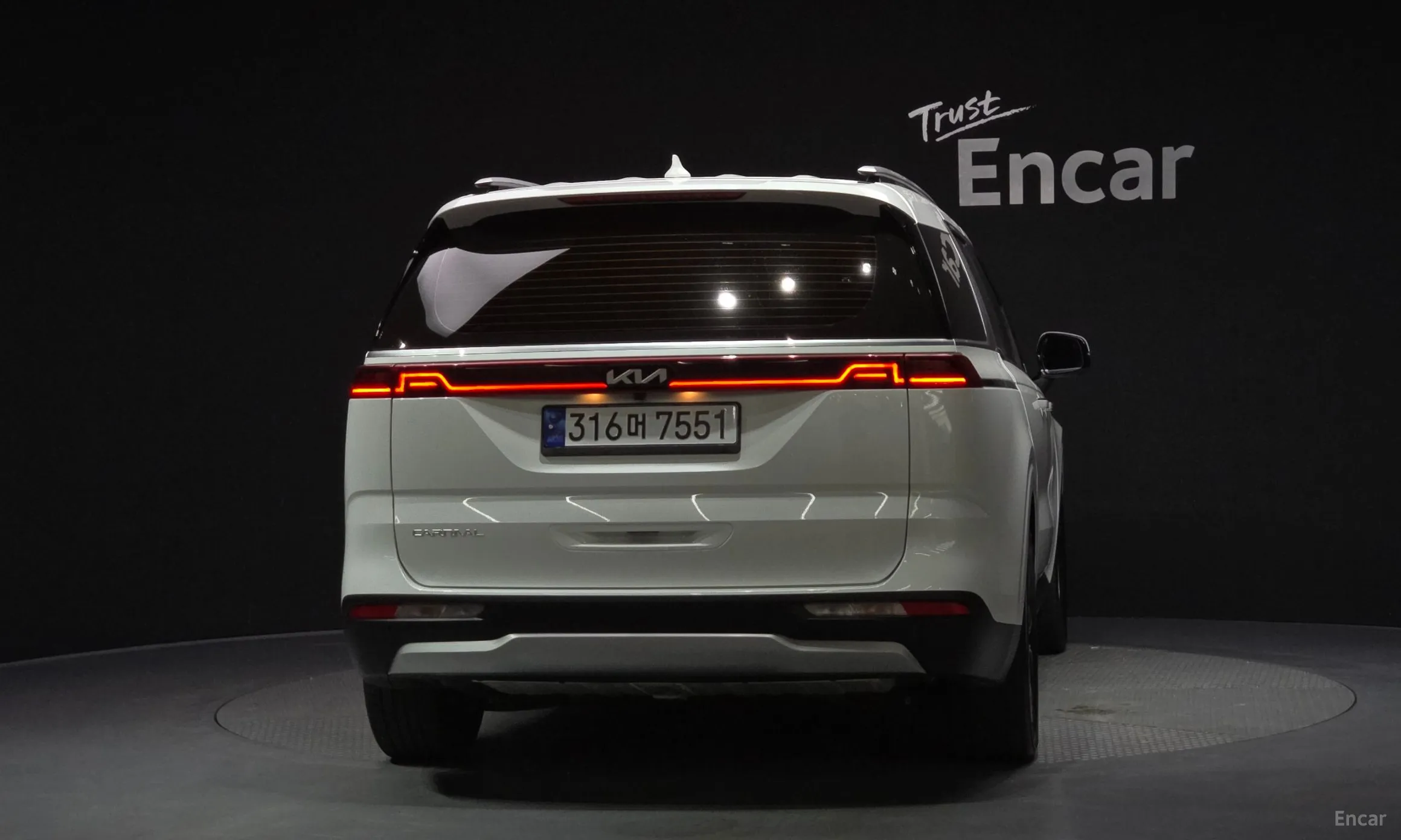 Kia Carnival Gen 4 превью 4
