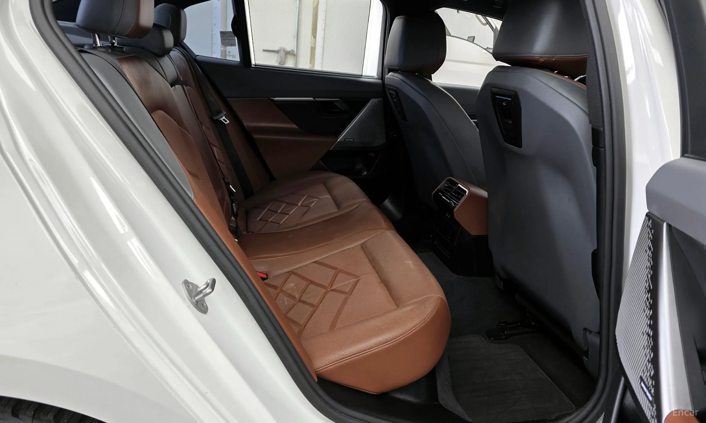 BMW 5 Series (G60) превью 11