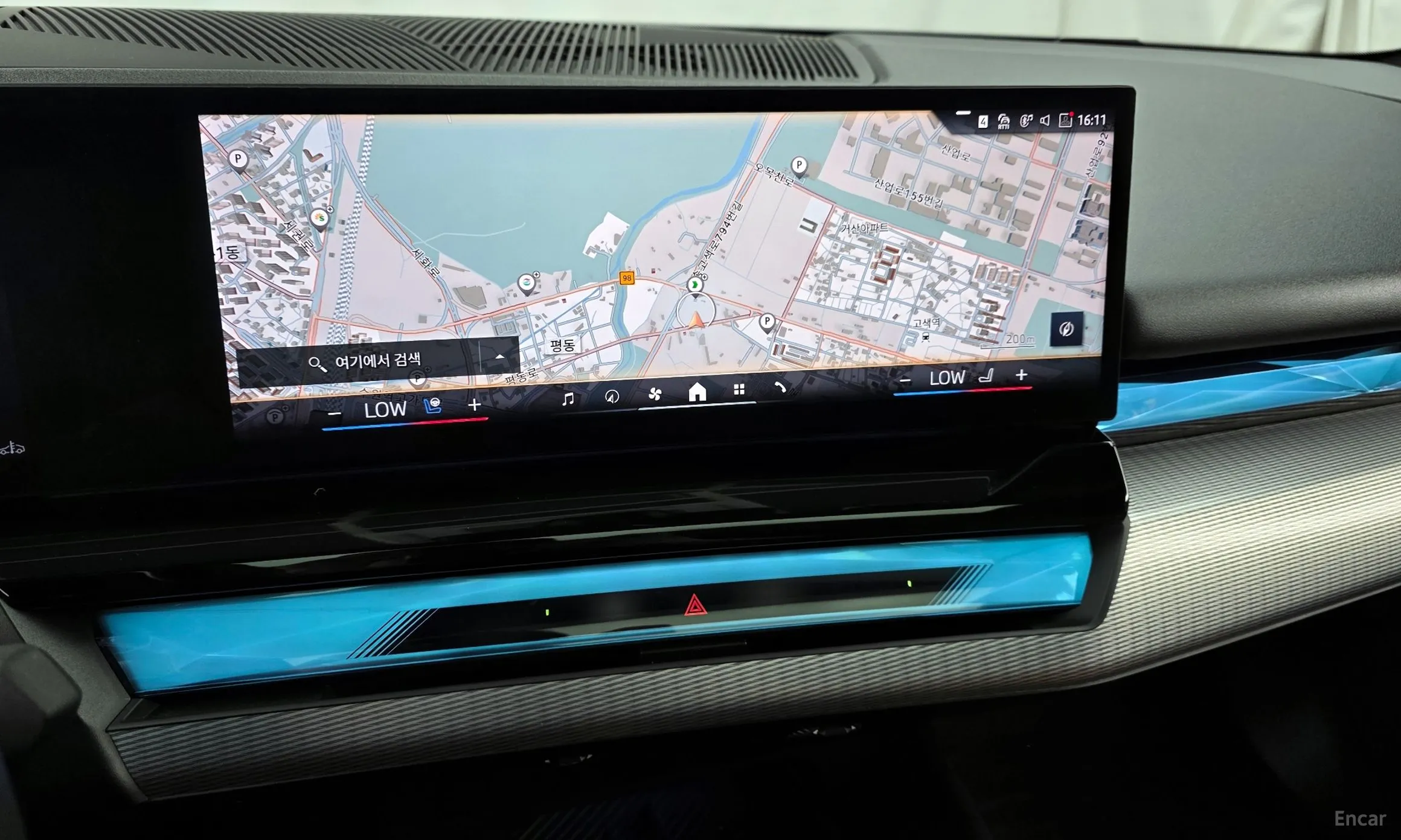 BMW 5 Series (G60) превью 13