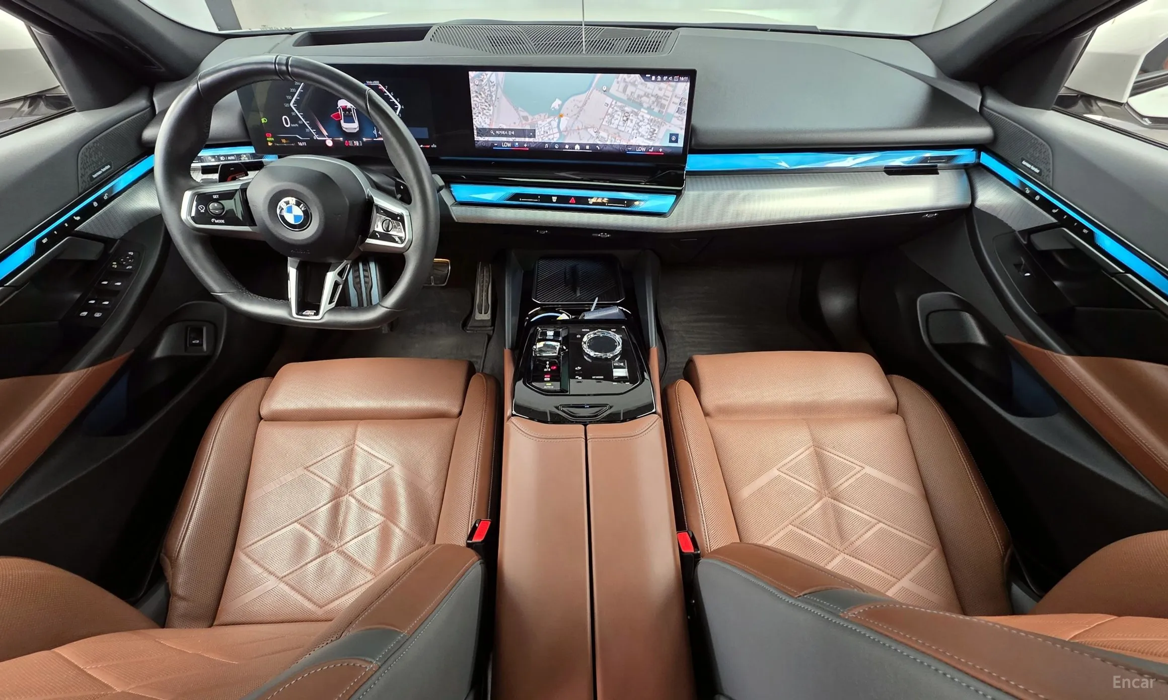 BMW 5 Series (G60) превью 7