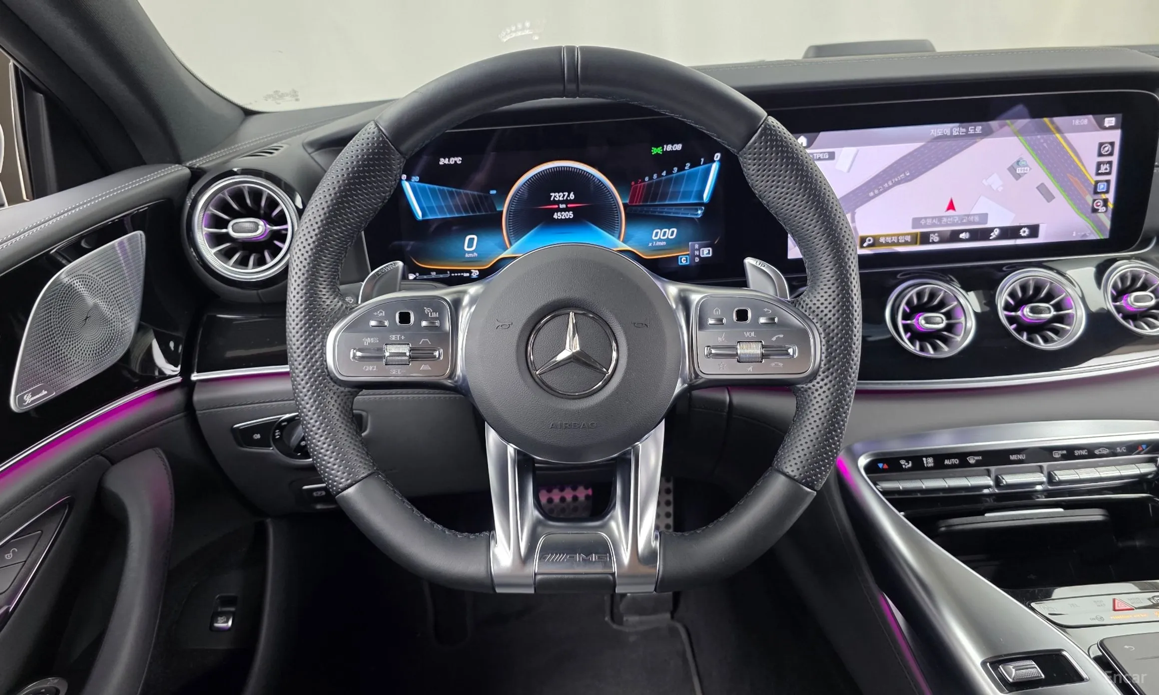 Mercedes Benz AMG GT превью 13