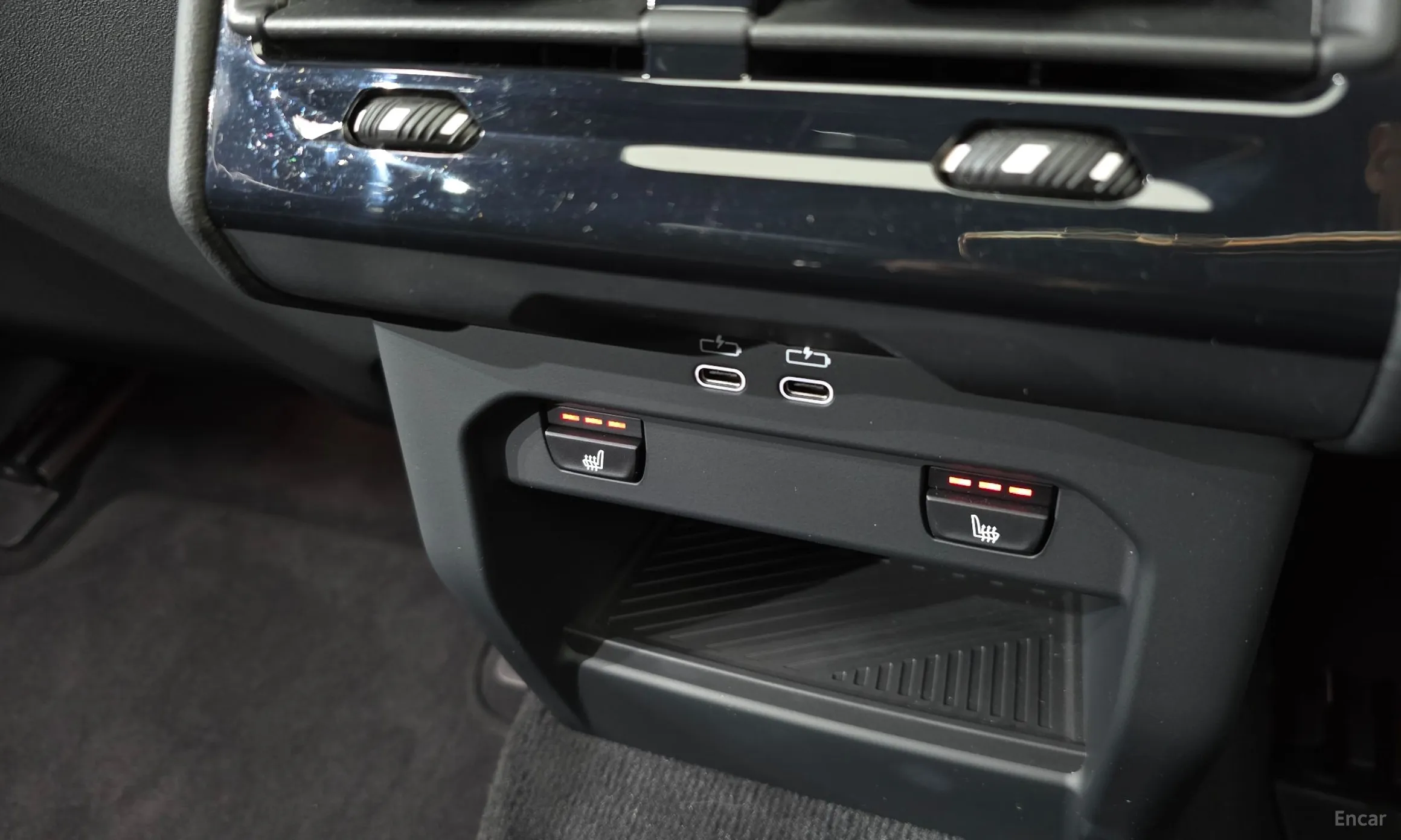 BMW 5 Series (G60) превью 12