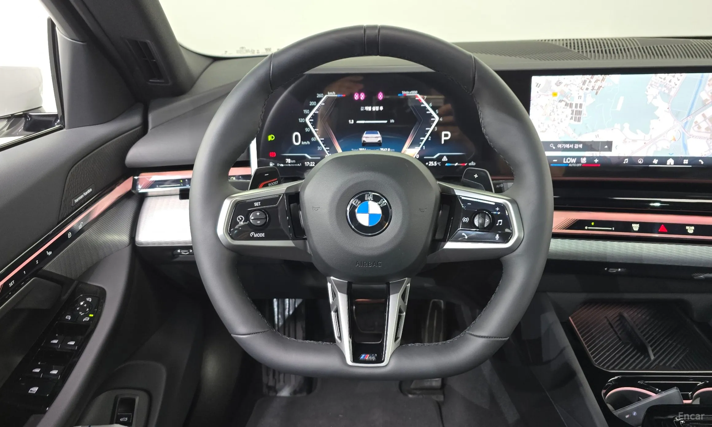 BMW 5 Series (G60) превью 14