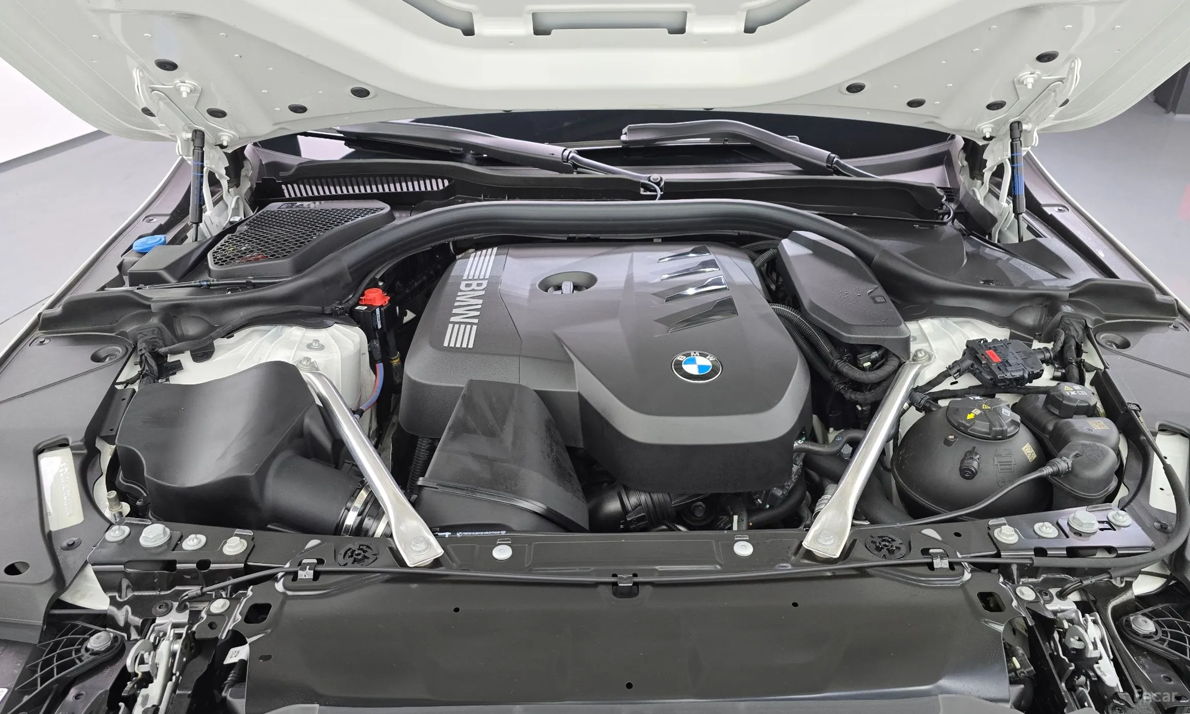 BMW 5 Series (G60) превью 6