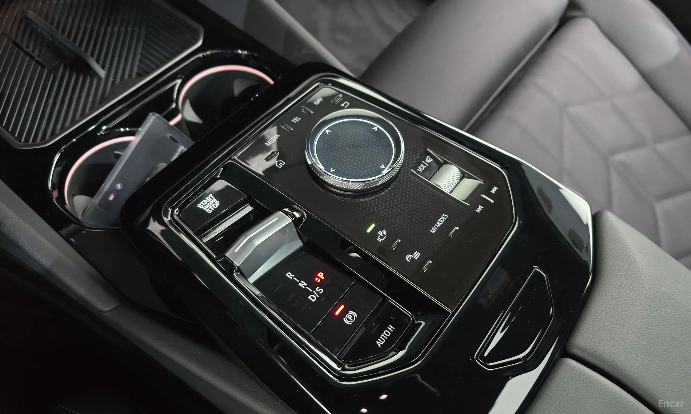 BMW 5 Series (G60) превью 9