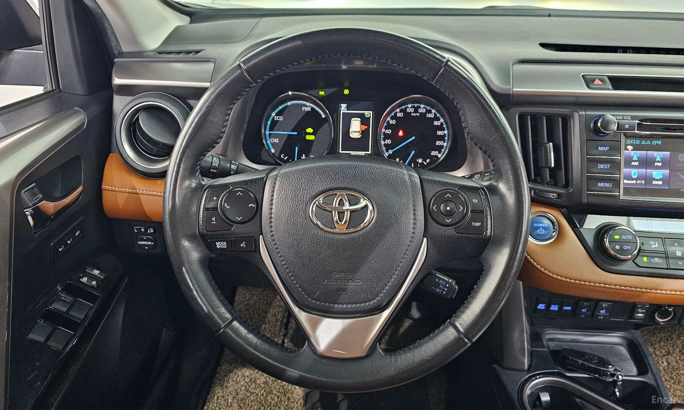 Toyota RAV4 превью 13
