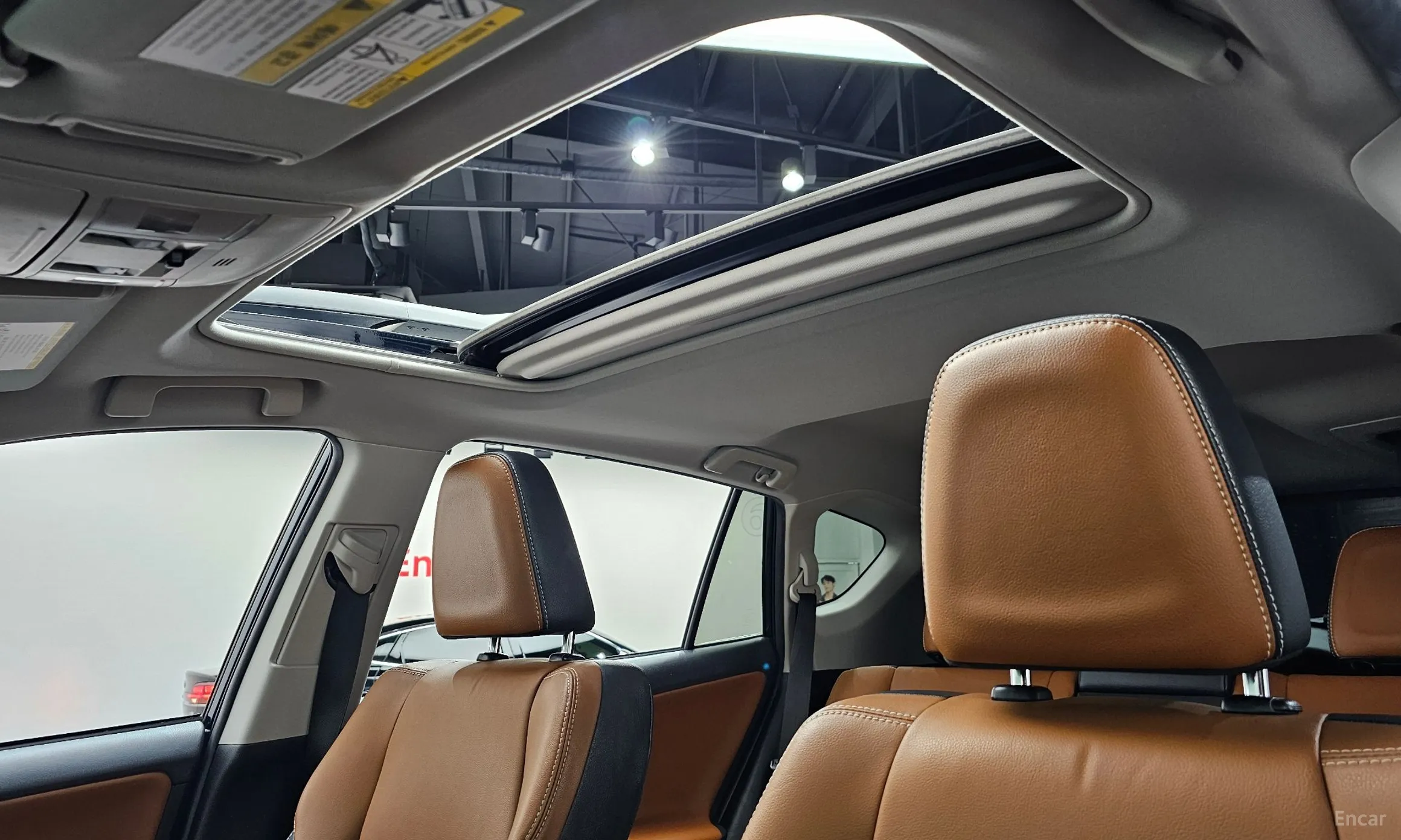 Toyota RAV4 превью 15