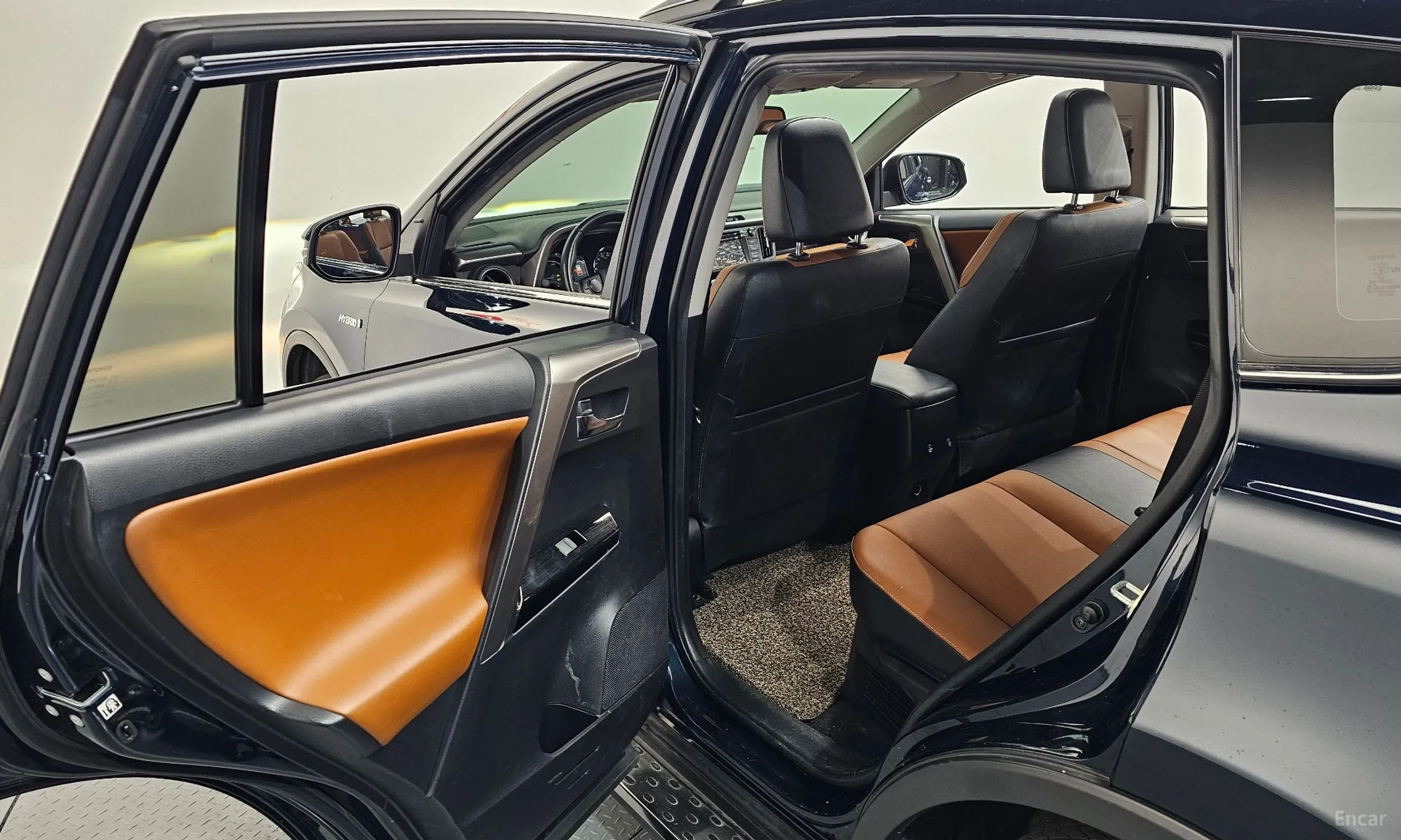 Toyota RAV4 превью 18