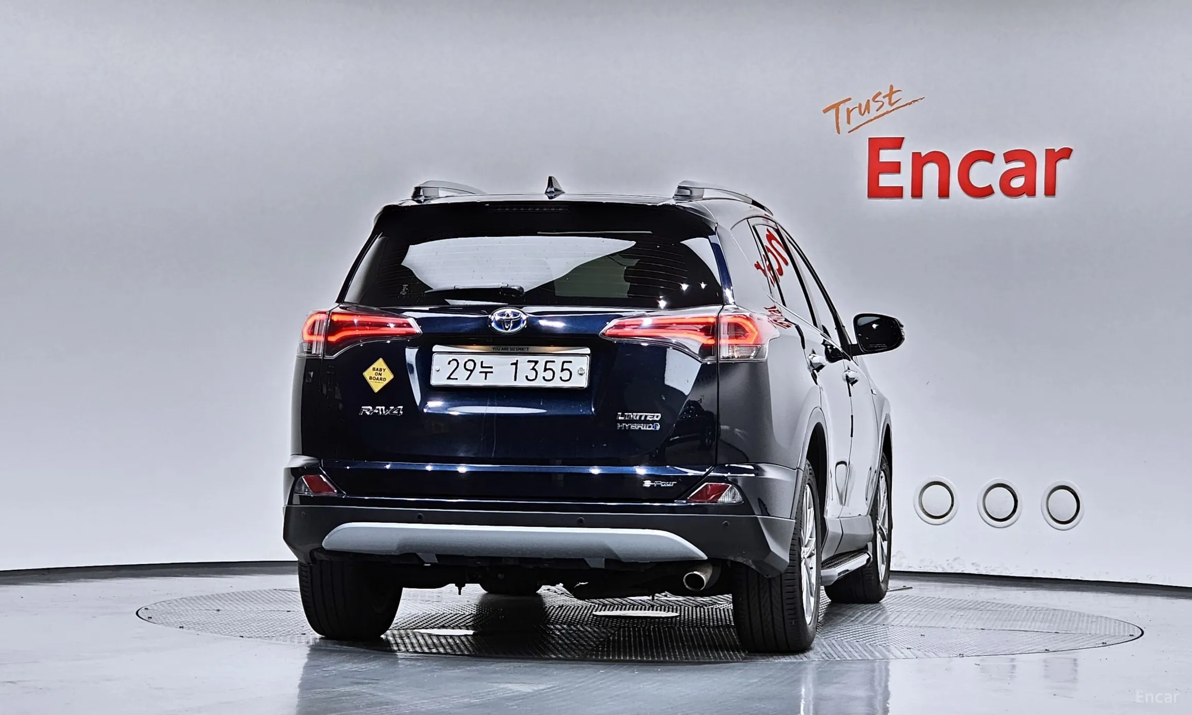 Toyota RAV4 превью 4