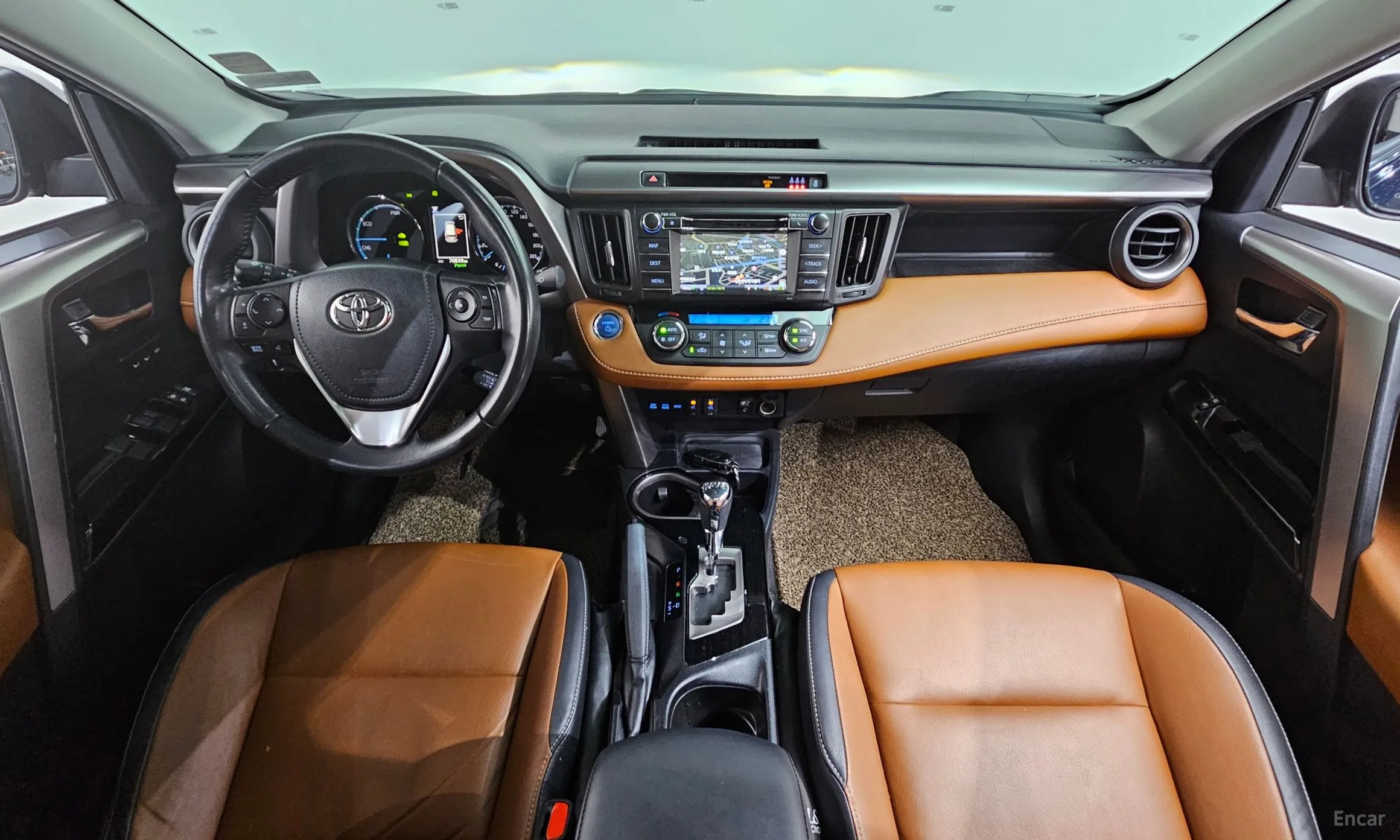 Toyota RAV4 превью 7
