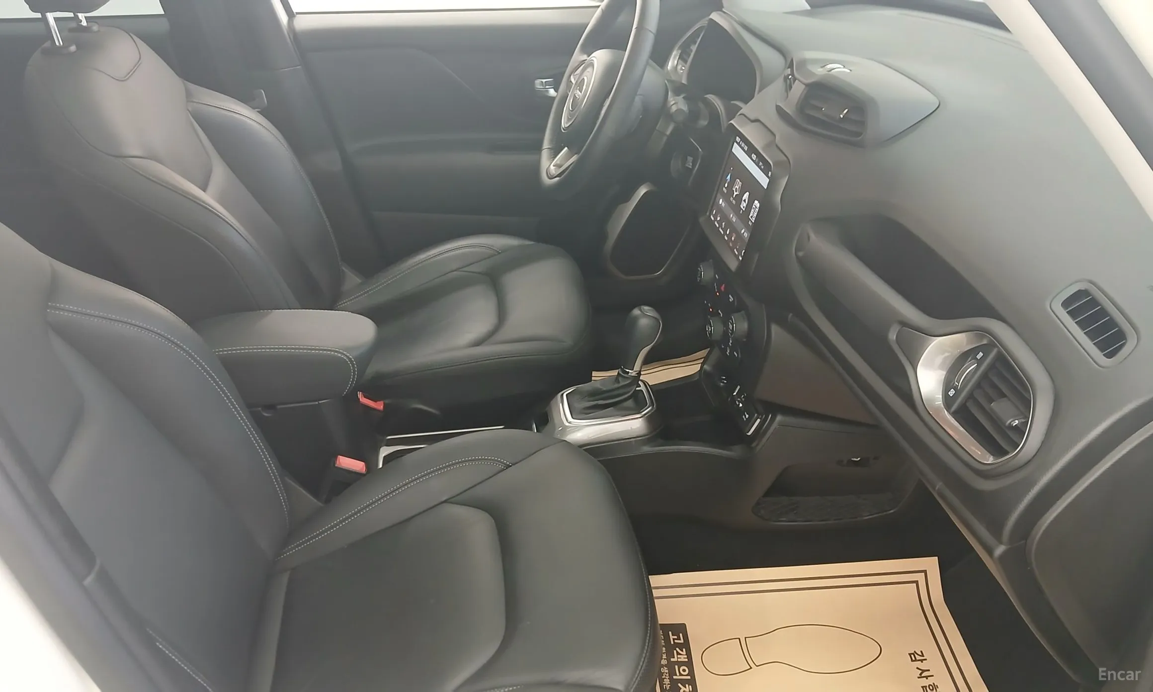 Jeep Renegade превью 10