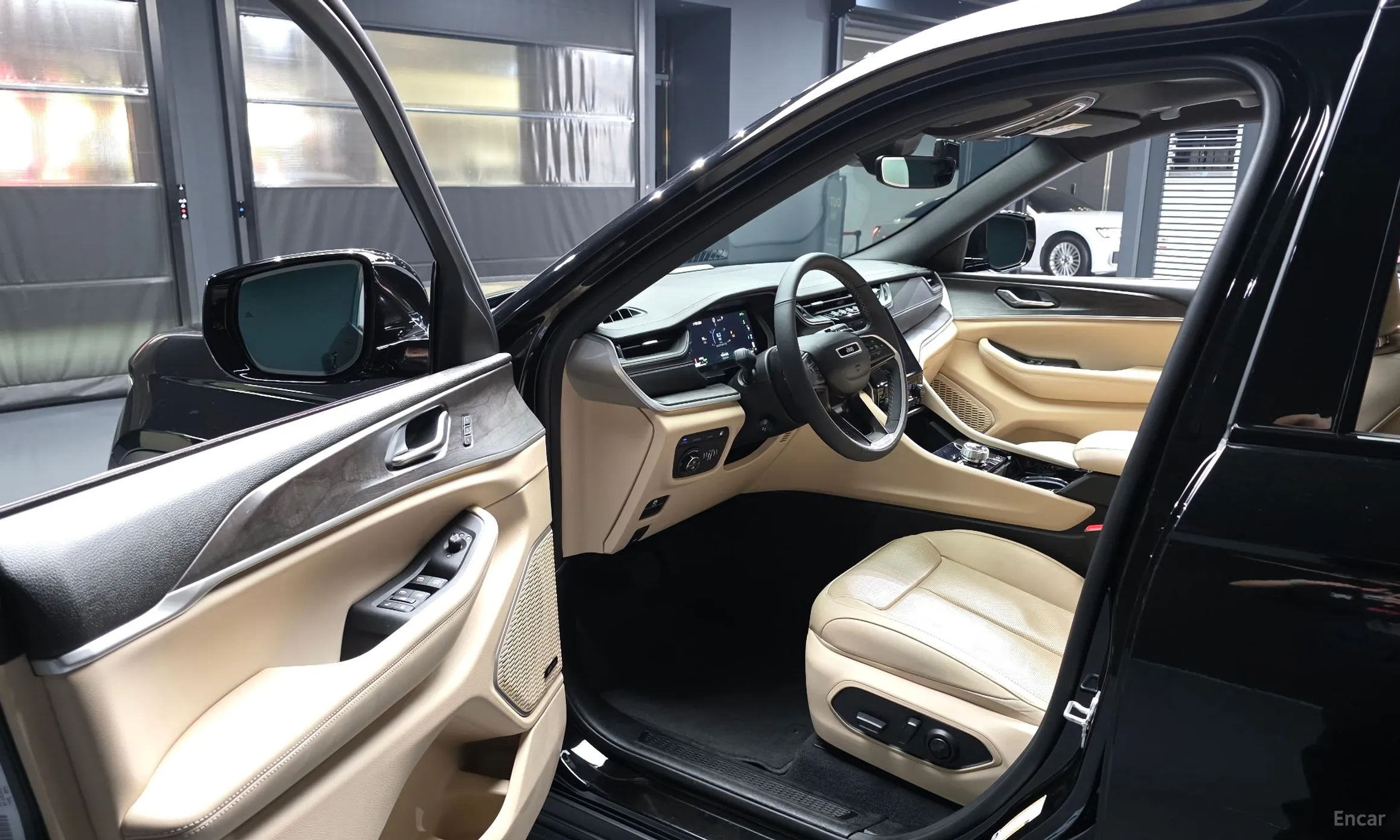 Jeep Grand Cherokee (WL) превью 10
