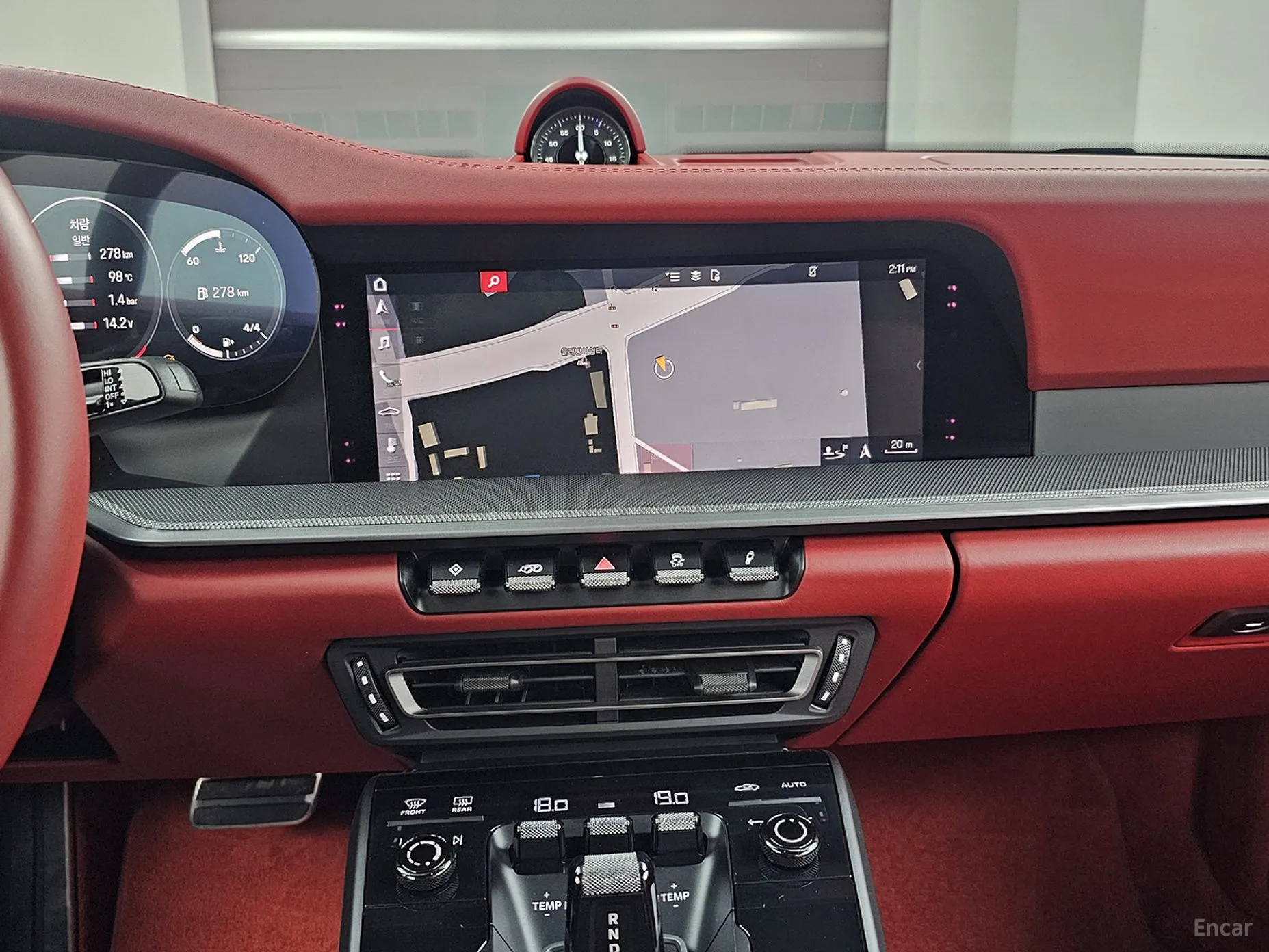 Porsche 911 (992) превью 14