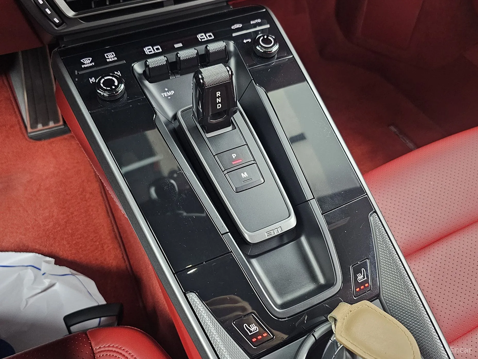 Porsche 911 (992) превью 9