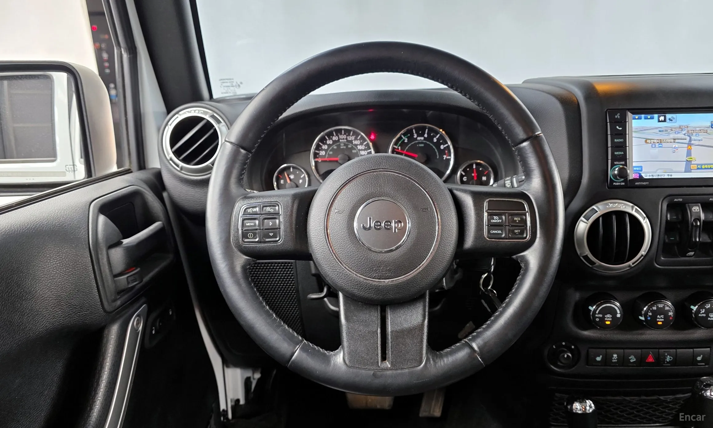 Jeep Wrangler (JK) превью 12