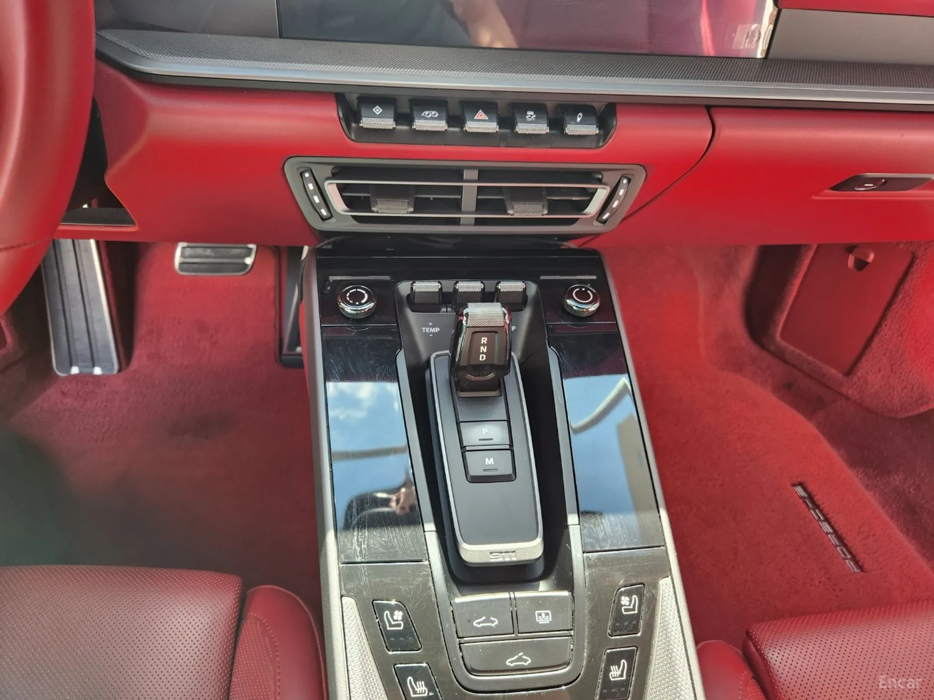 Porsche 911 (992) превью 11
