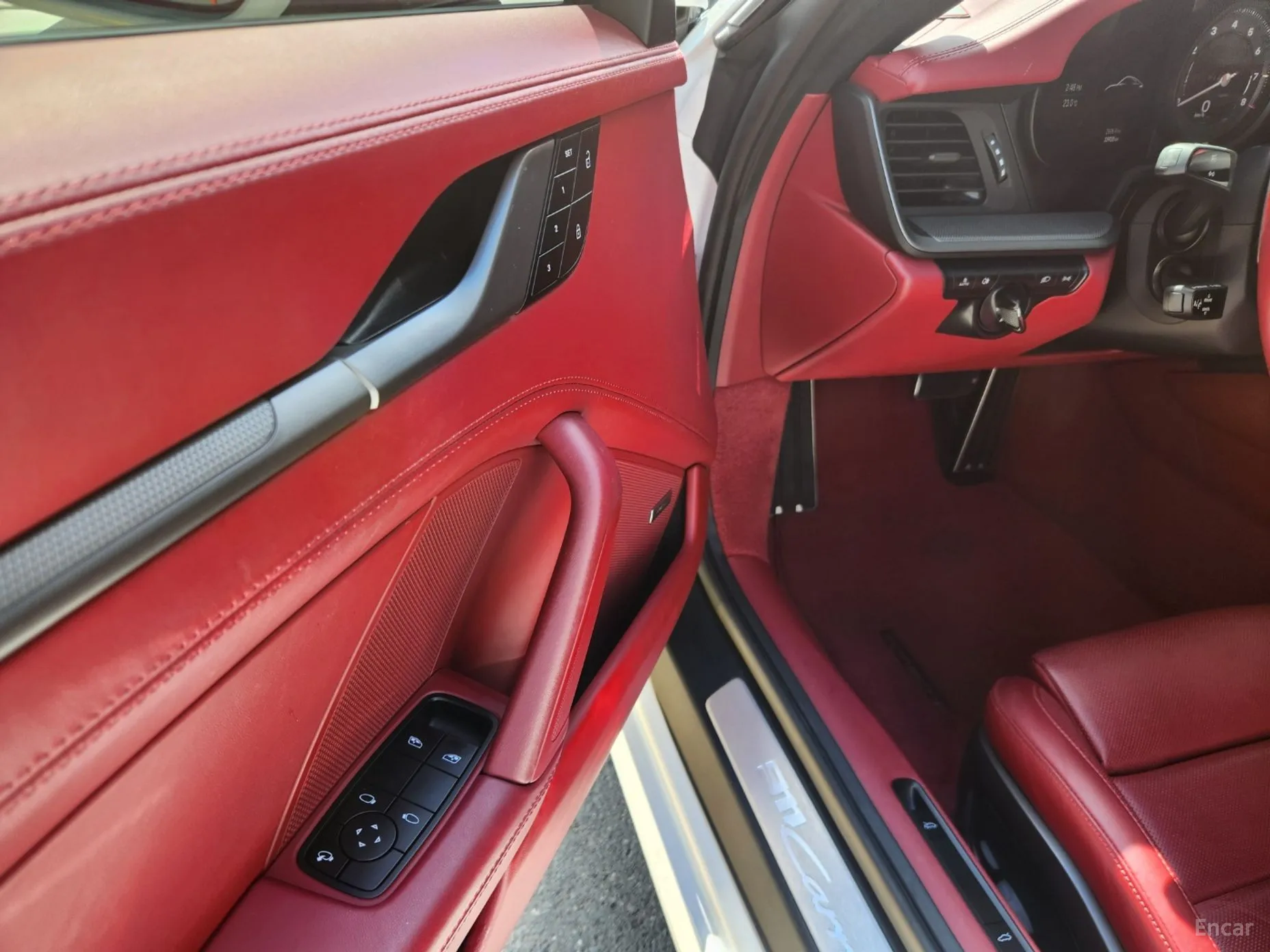 Porsche 911 (992) превью 12